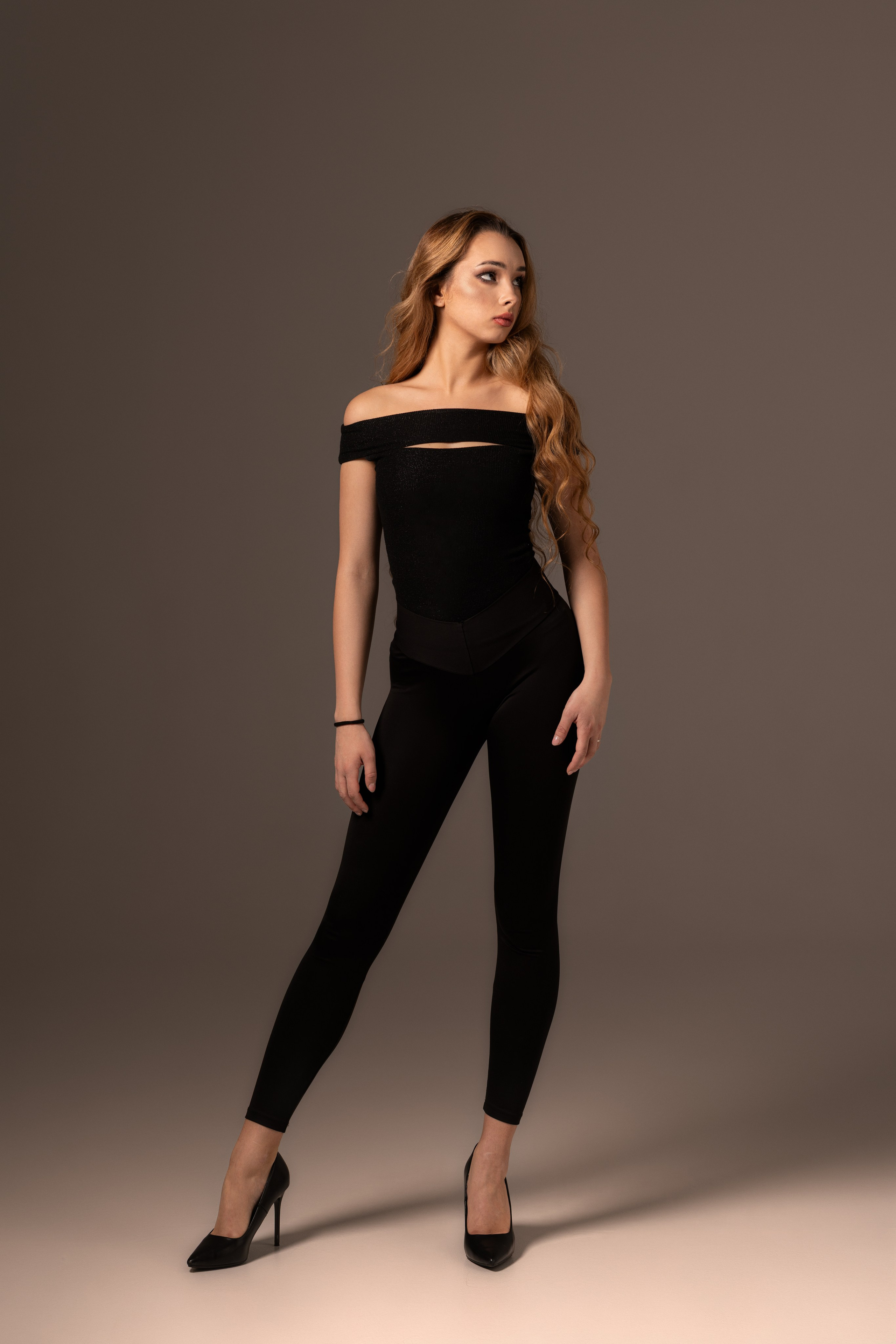 Студийная съемка с Полиной на циклораме в формате для «себя». Дмитрий Шульгин, портретный фотограф в Воронеже