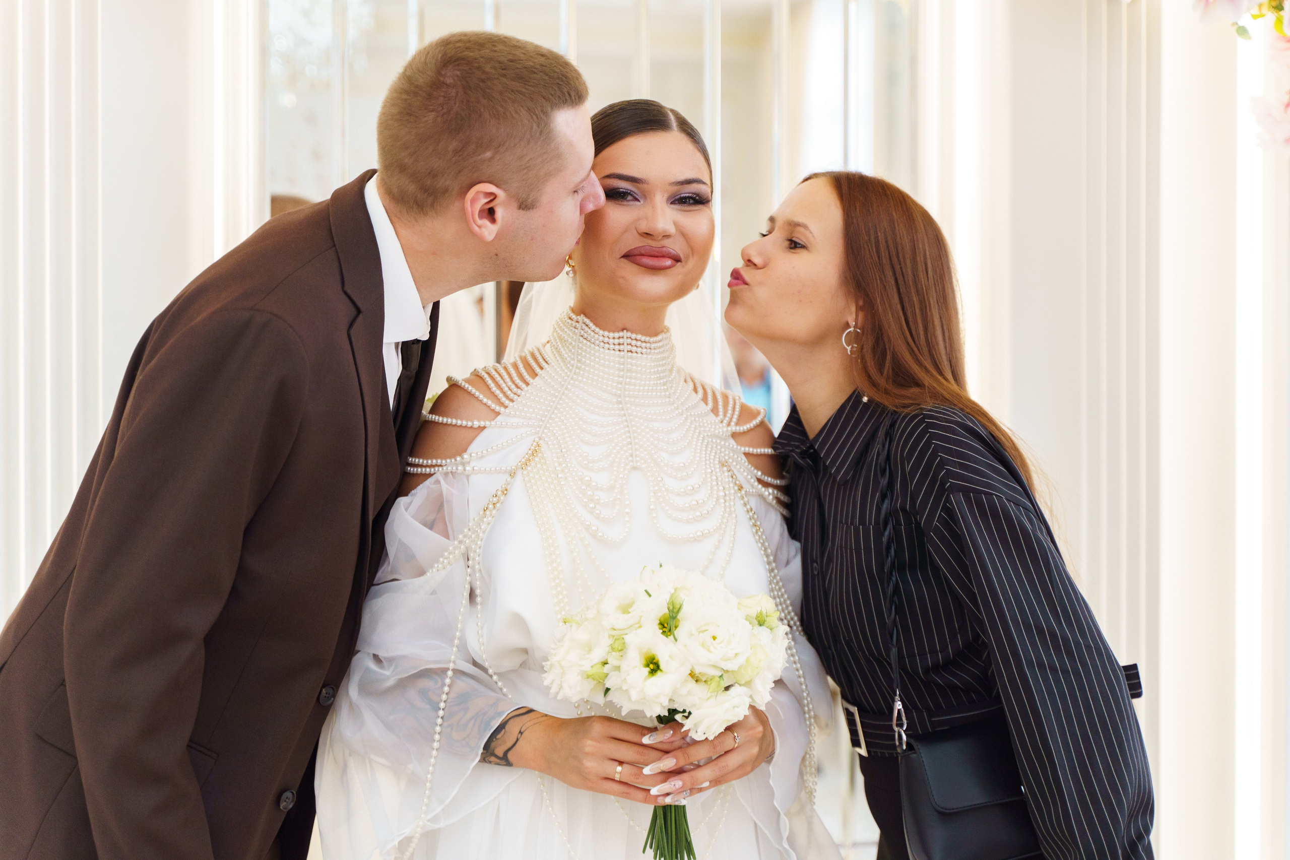 Камерная регистрация в ЗАГСе Приморского района г. Санкт-Петербург. Professional photoartist in St. Petersburg (wedding, reportage, portrait, model book, love story) Alexander Shvedov