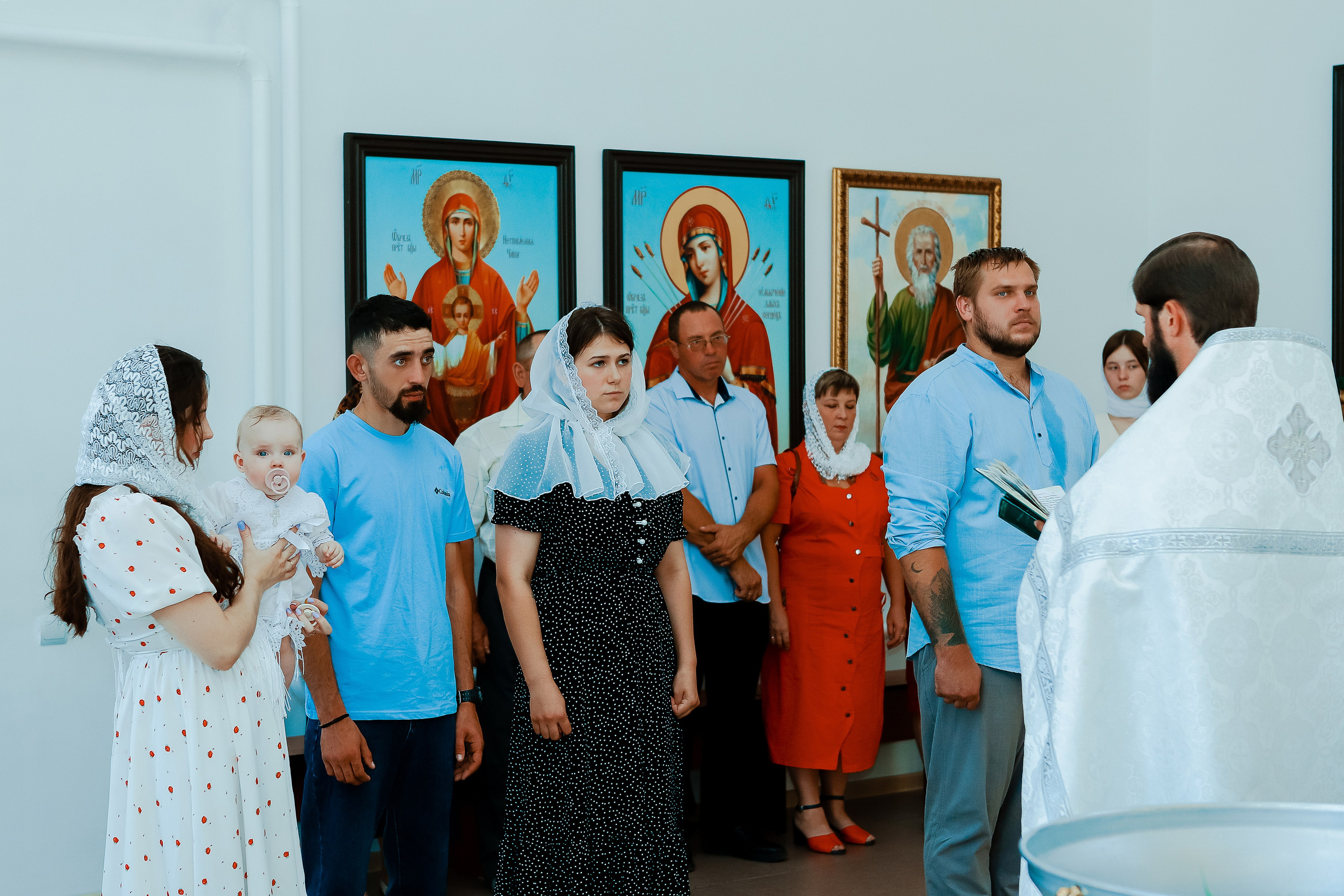 Таинство Крещения Отца и Дочери. Свадебный фотограф Евгения Фролова г. Каменск-Шахтинский, Донецк, Ростов