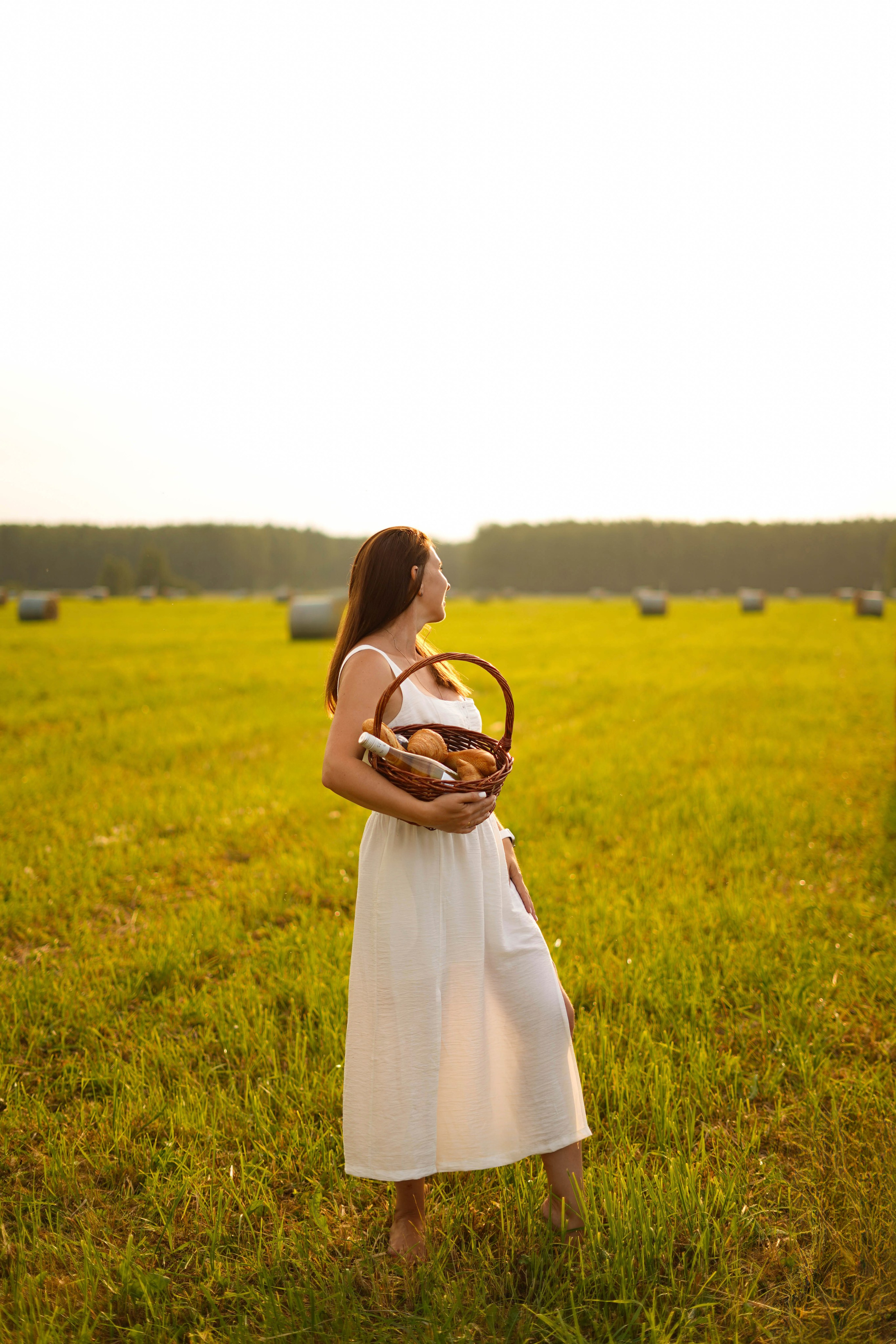 Женская портретная фотосессия в поле 