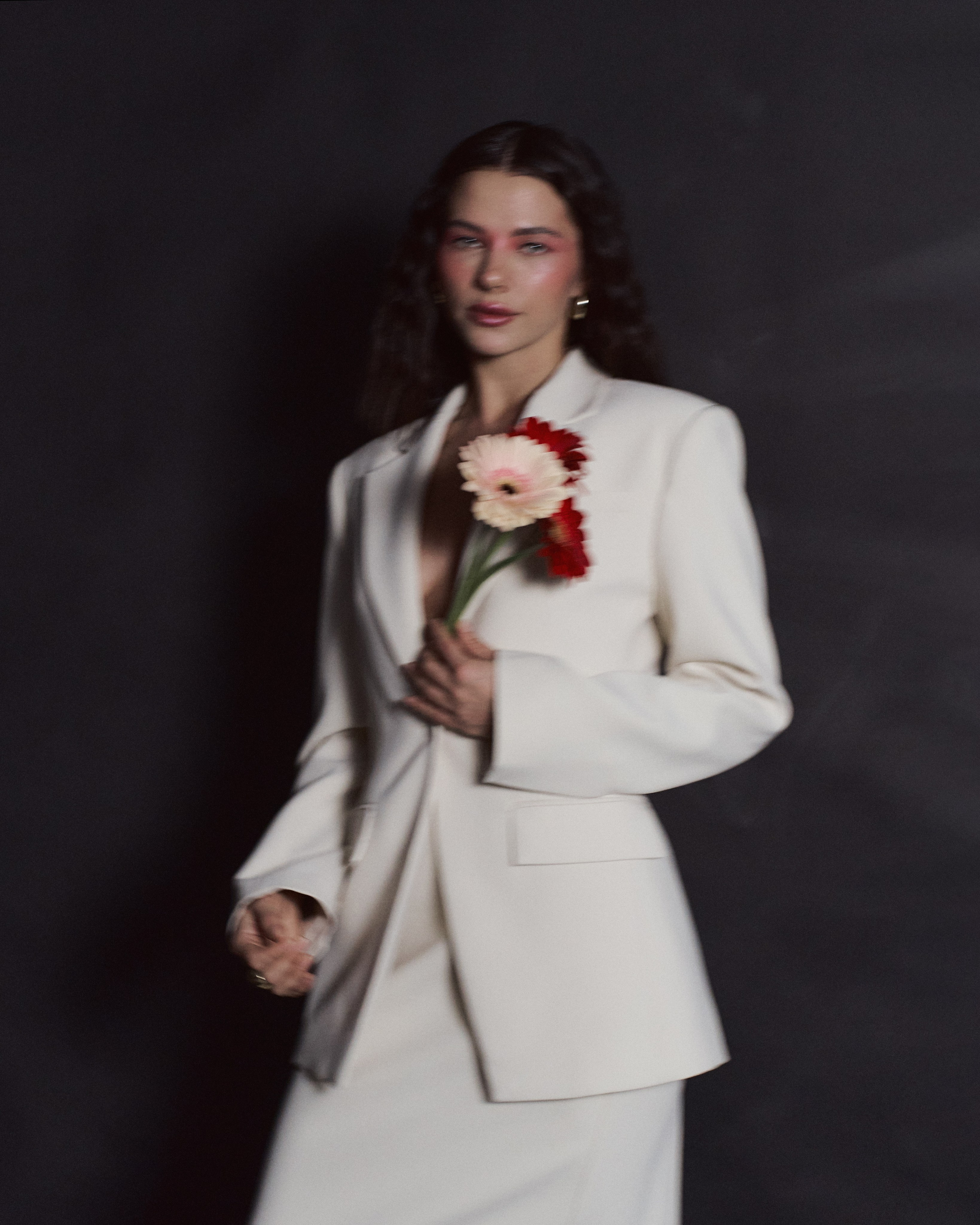 «Earth laughs in flowers.» @_moyami. Стилист Александра Шеремет