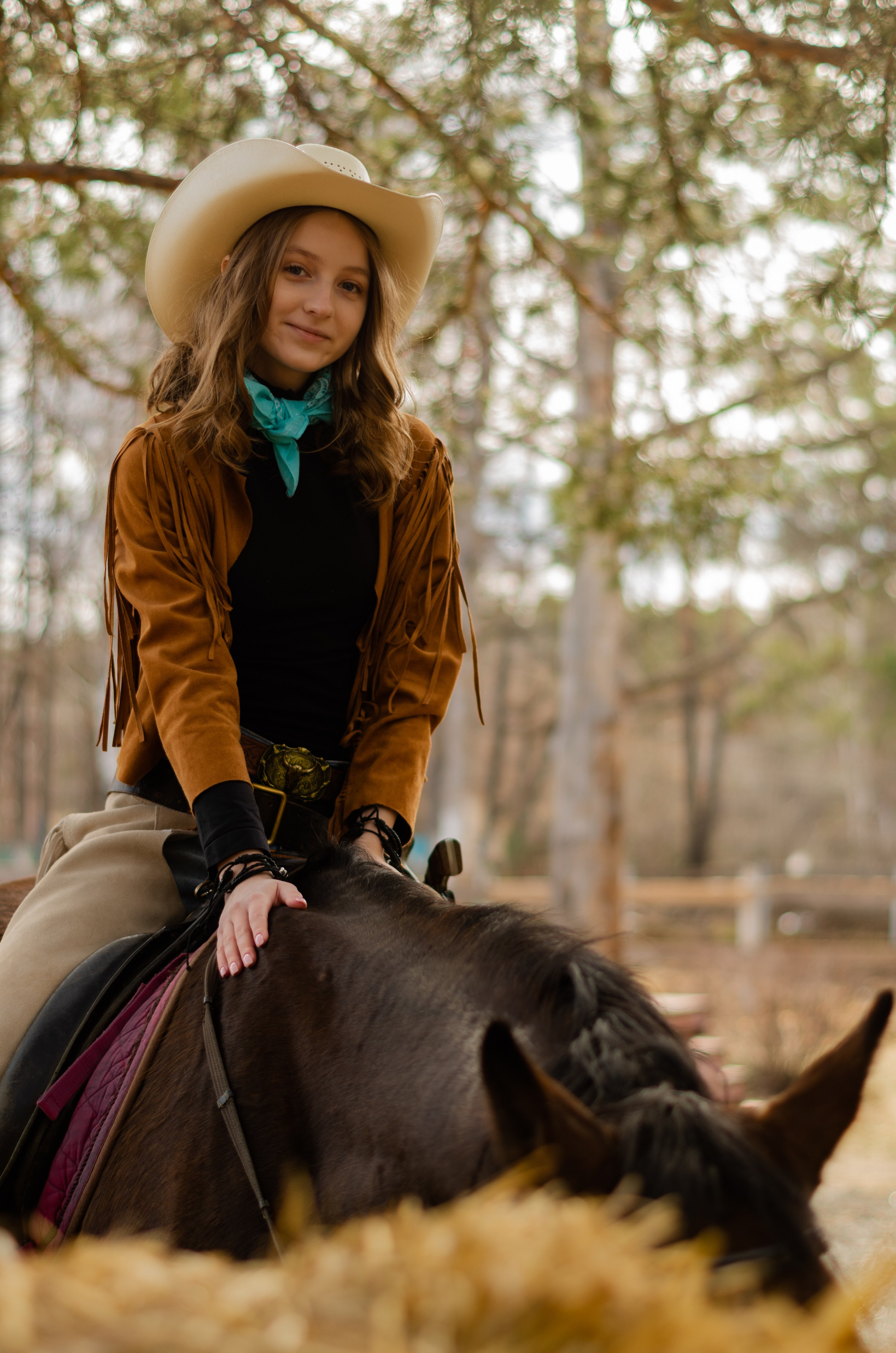 Ковбойская девчонка. Фотограф Марина Доглядная Челябинск фотосессии с лошадьми, мотоциклами
