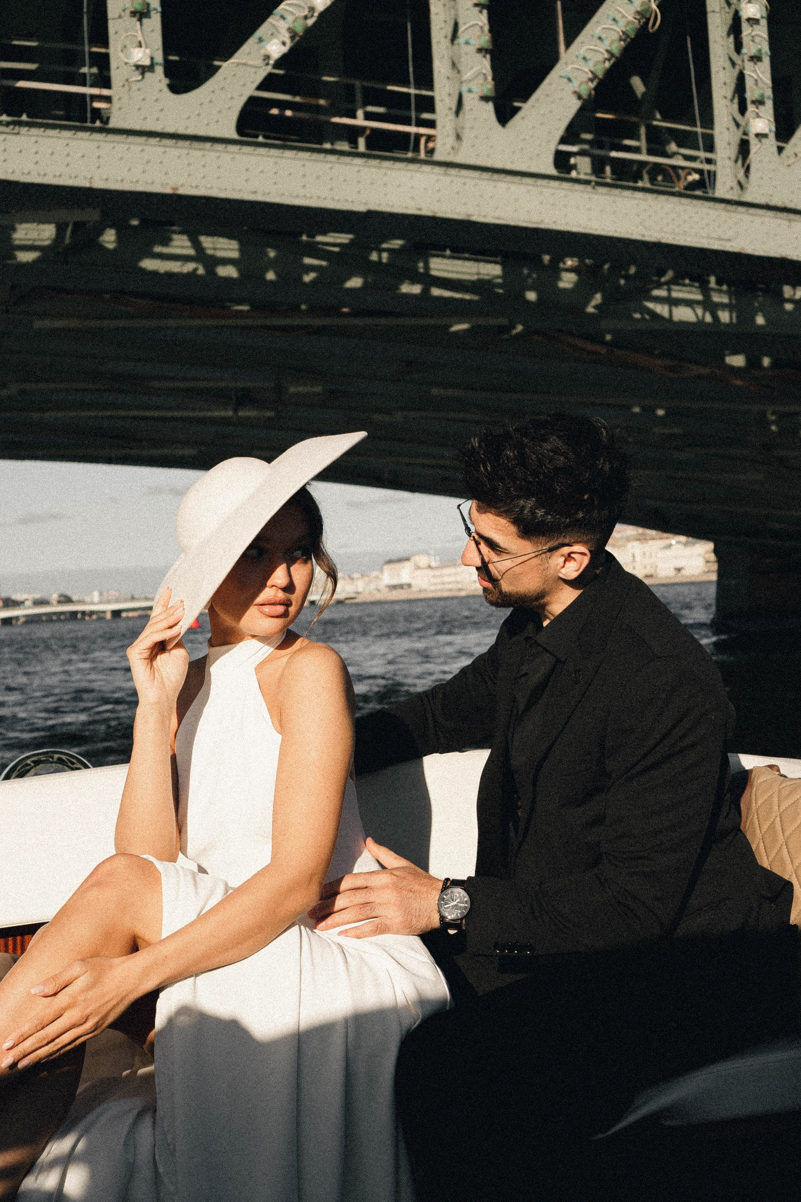 СВАДЕНБНАЯ СЬЕМКА НА КАТЕРЕ ПО КАНАЛАМ САНКТ-ПЕТЕРБУРГА И В АКВАТОРИИ НЕВЫ. Профессиональный фотограф, Санкт-Петербург — Виктория Богомолова