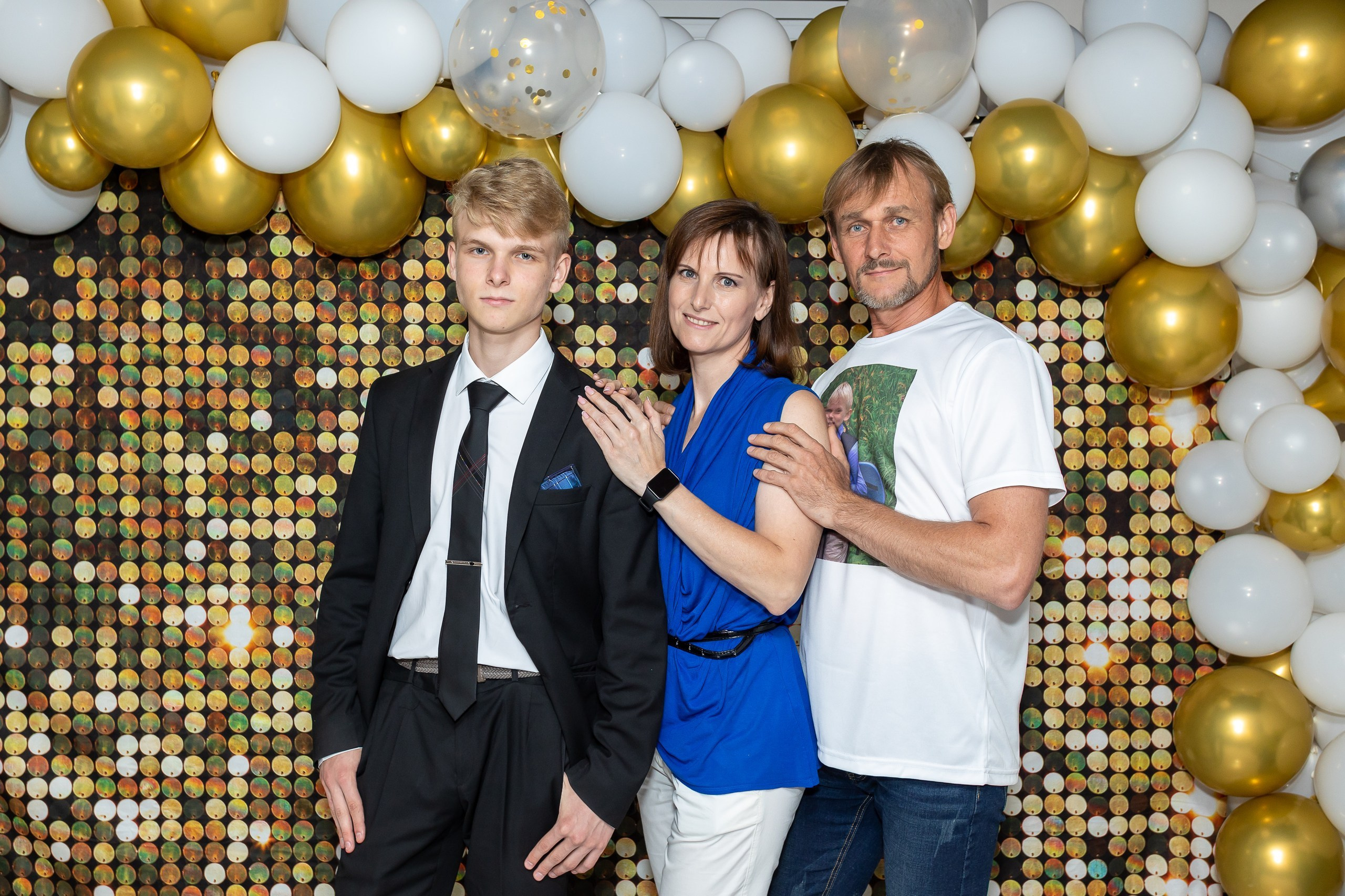 Вручение аттестата и выпускной вечер. Выпускные альбомы Майкоп, Краснодар Елена Золотарева