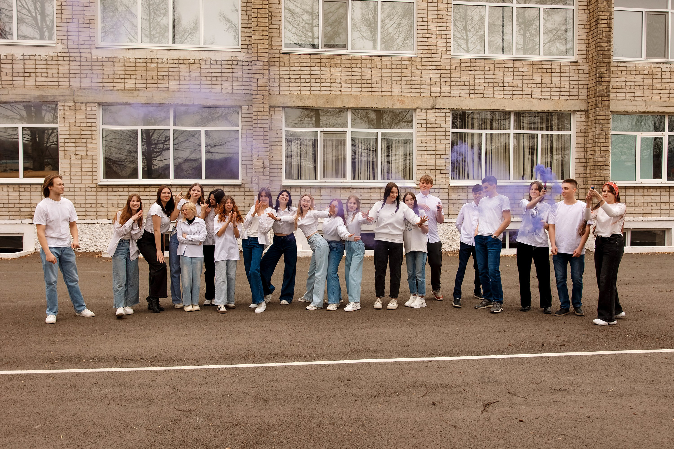 11 класс с. Барабаш. Фотограф Любовь Корниенко, Примоский край