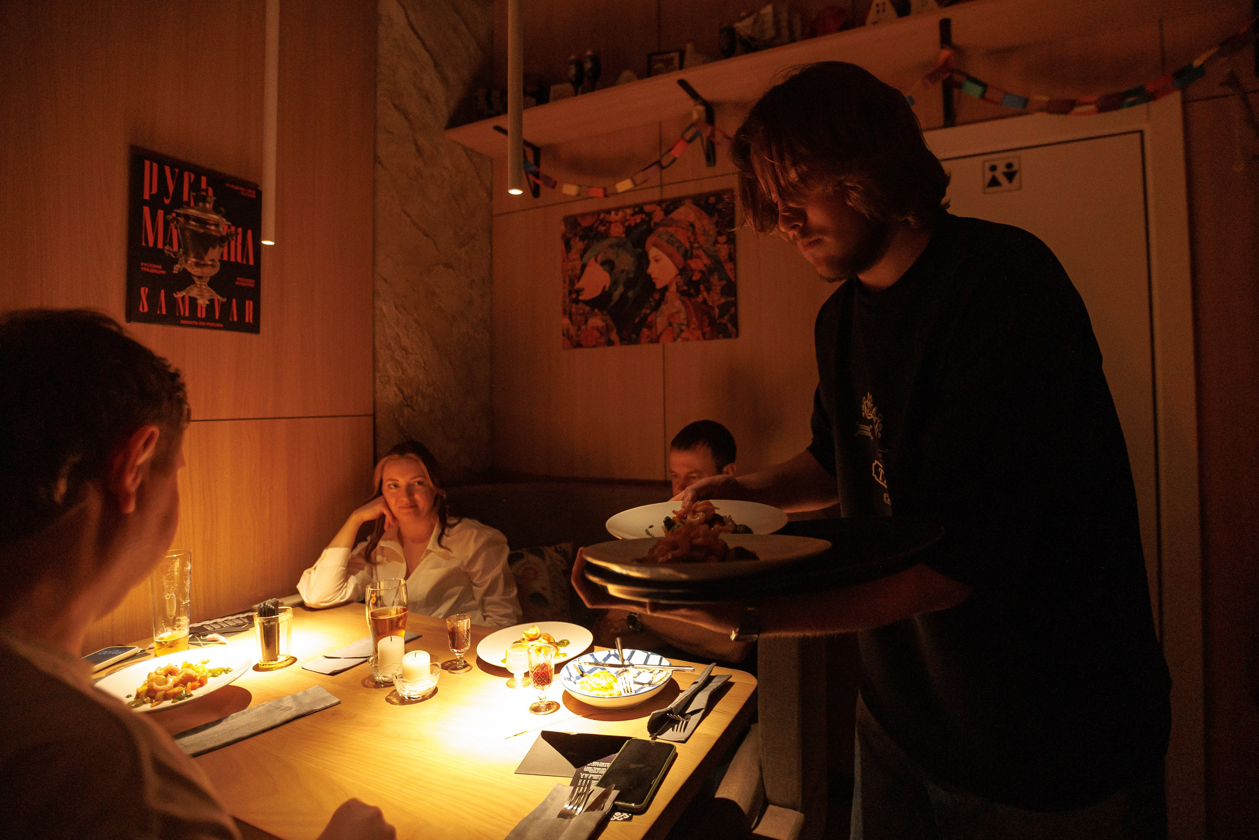 Гастроужин Поселенцы в гостях у Самозванцев