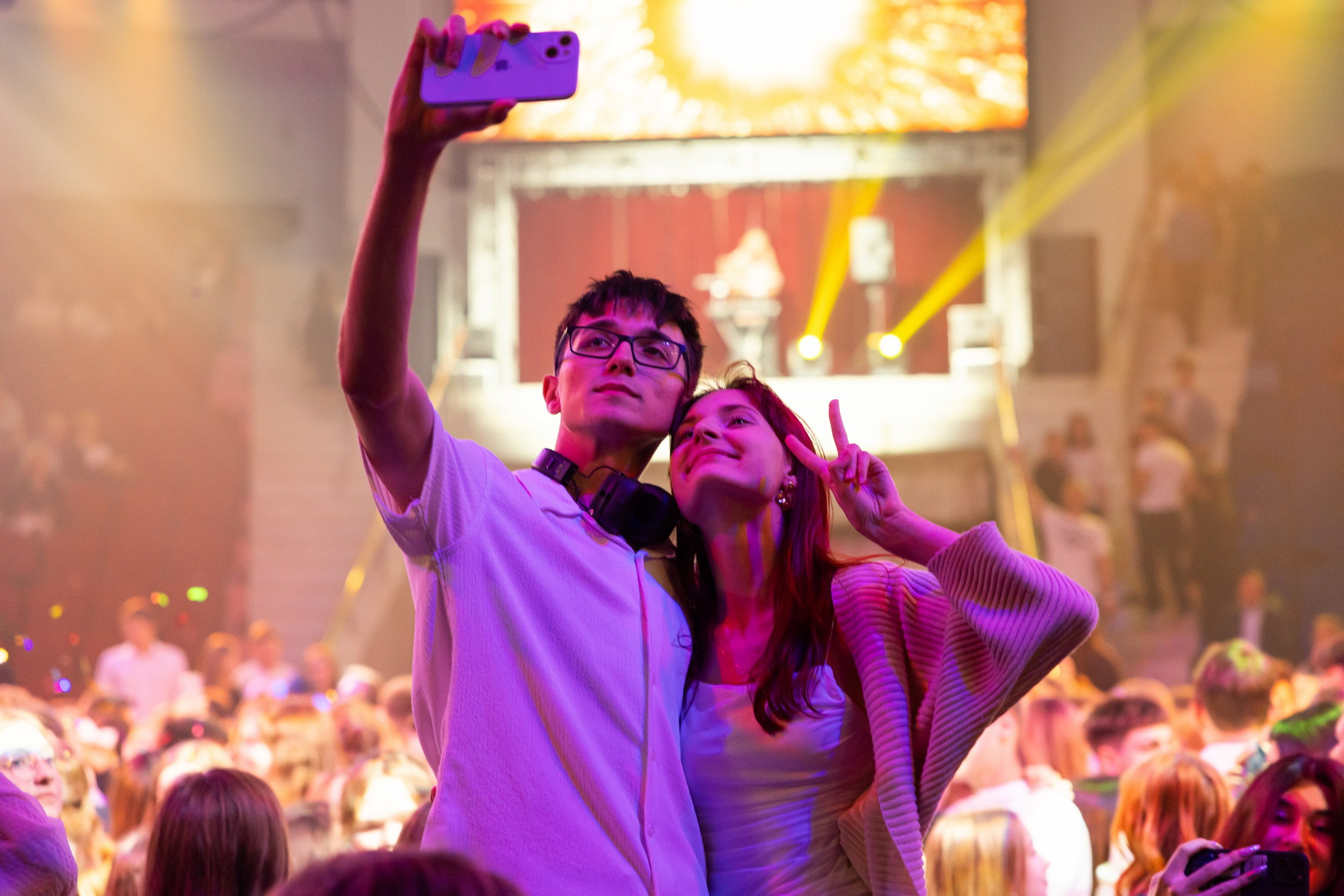 Городской бал выпускников (24 июня 2025). Репортажный фотограф Алексей Пирязев