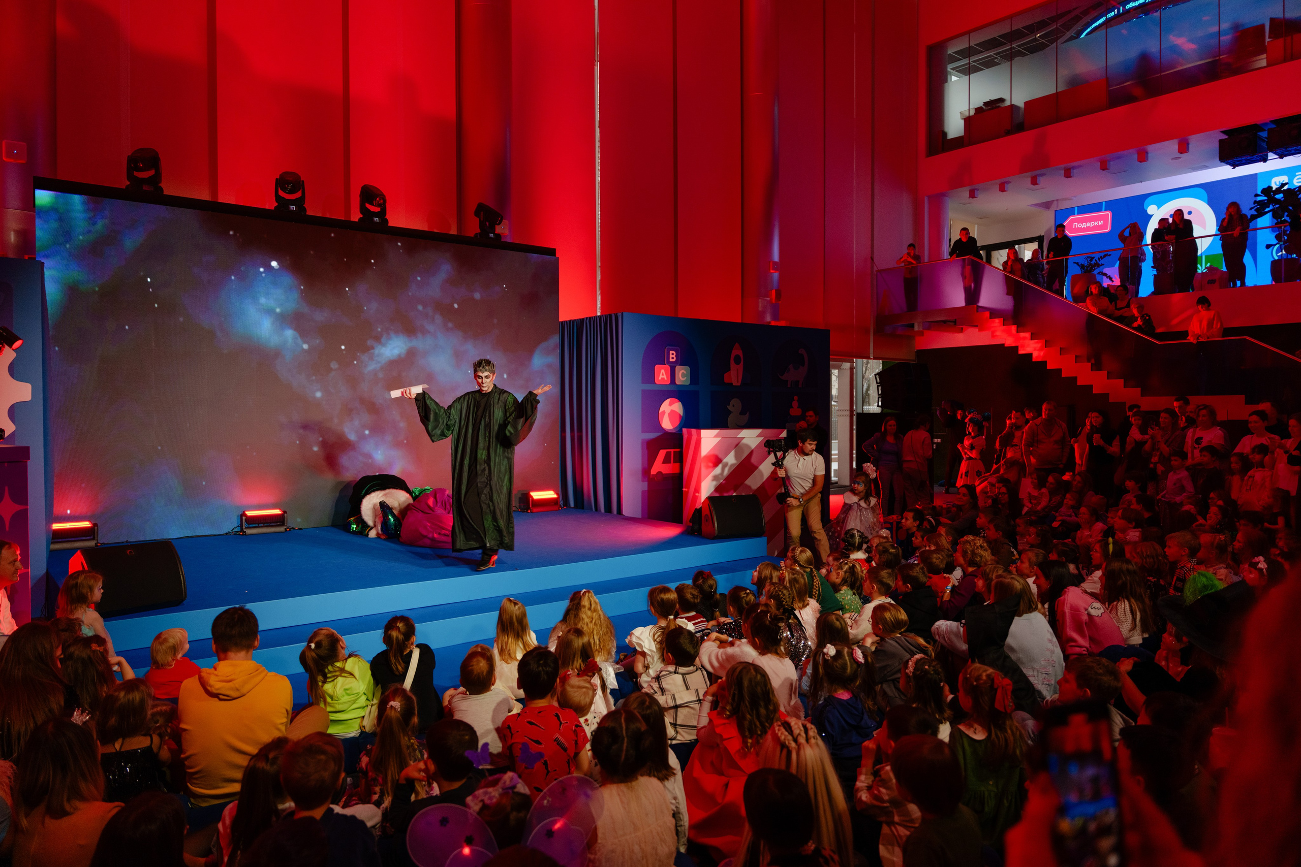 Репортажный фотограф VK Елка. Репортажный фотограф Москва Сергей Дружинин