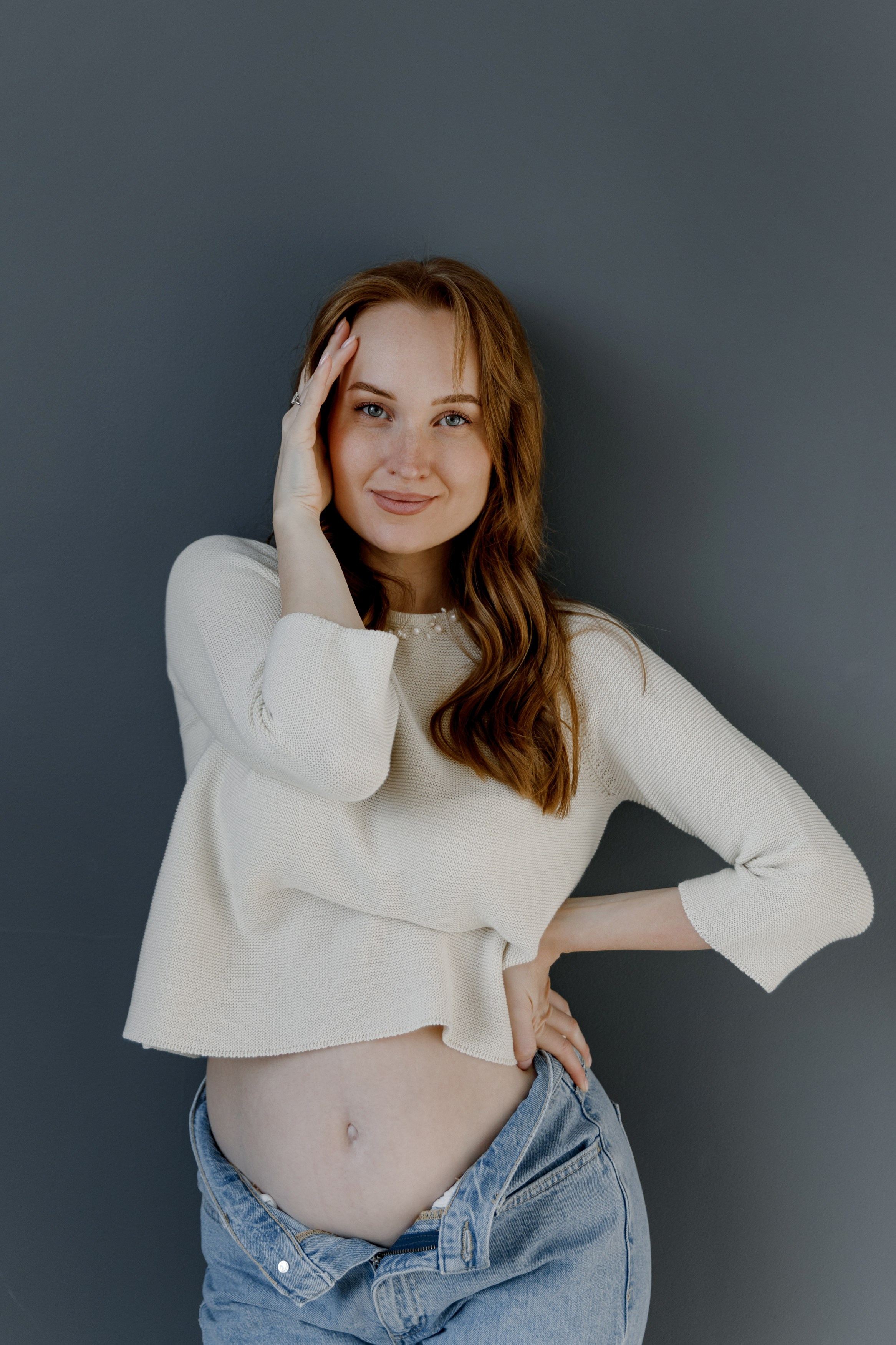 Julia’s pregnancy. Destination wedding photographer Mary Korenchuk