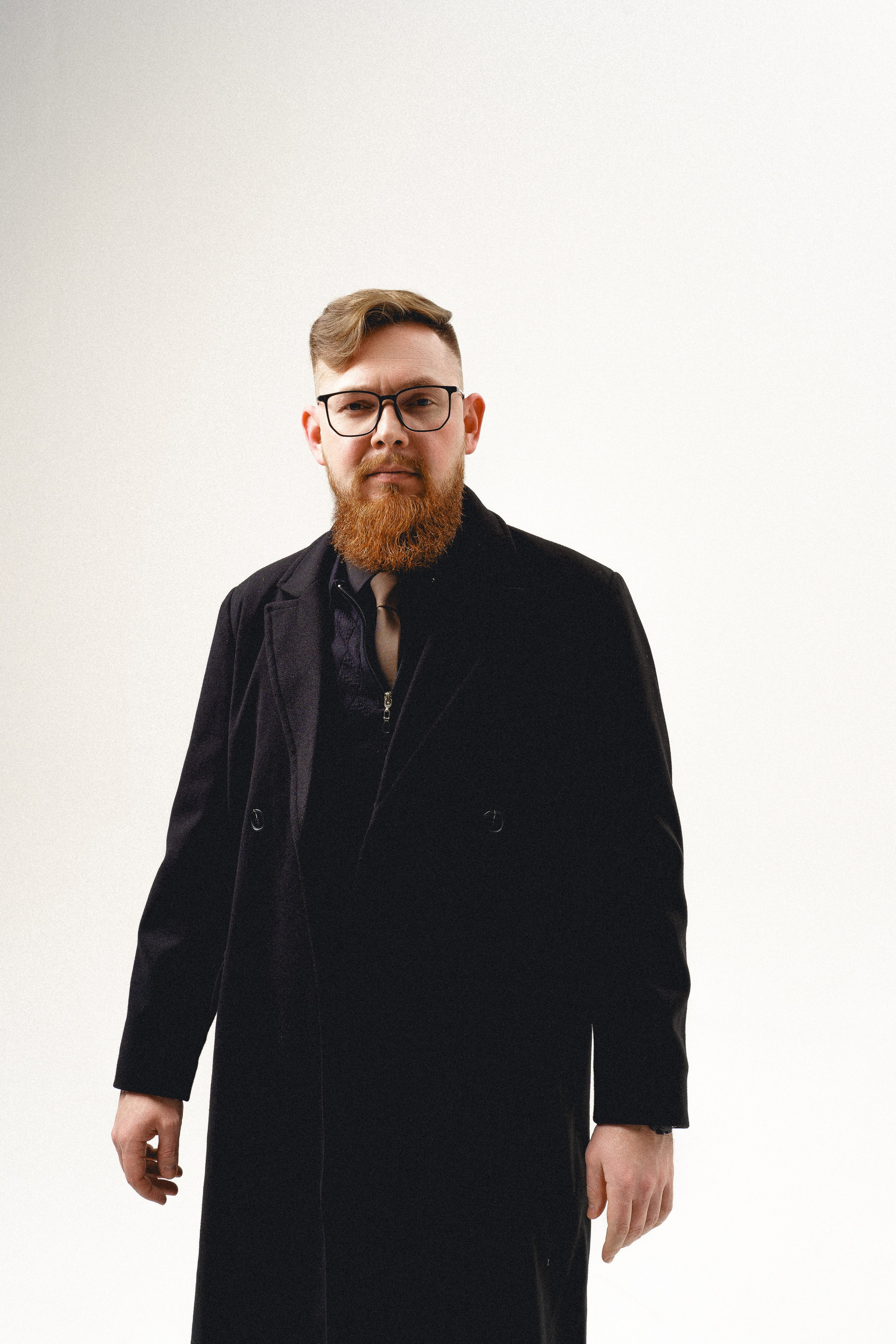 Мужской портрет в стиле фильма «джентльмены». Иван Упоров — фотограф, рилсмейкер чебоксары