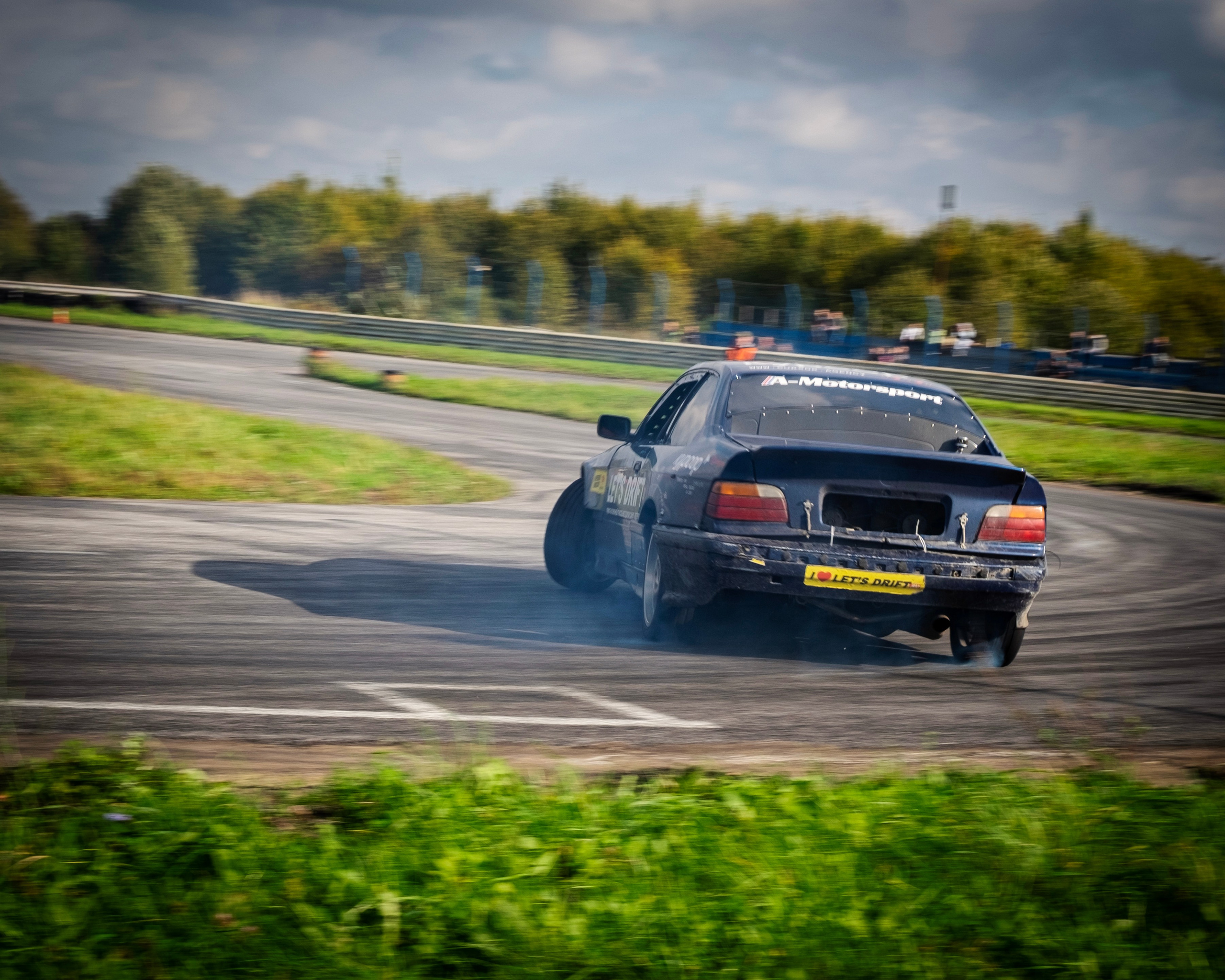 AUTODROM FEST 21.09.25. Автомобильные фотографии и рисунки в Санкт-Петербурги Пашков Дмитрий