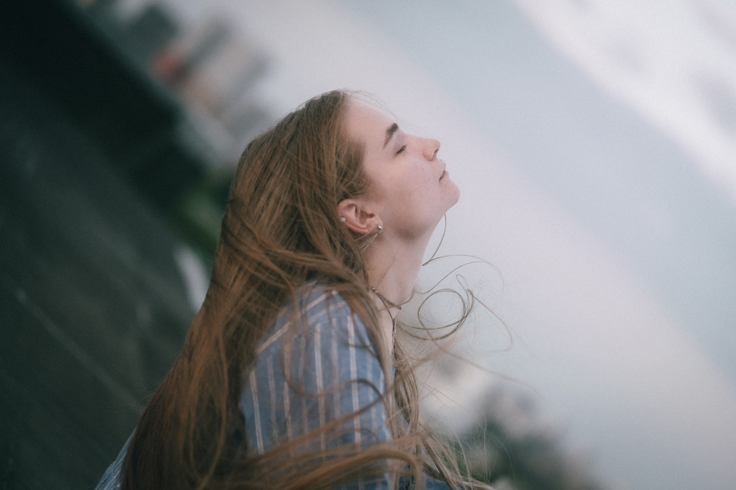 Яна, фрагменты и цветной свет. Фотограф в Москве Максим Скоробогатов