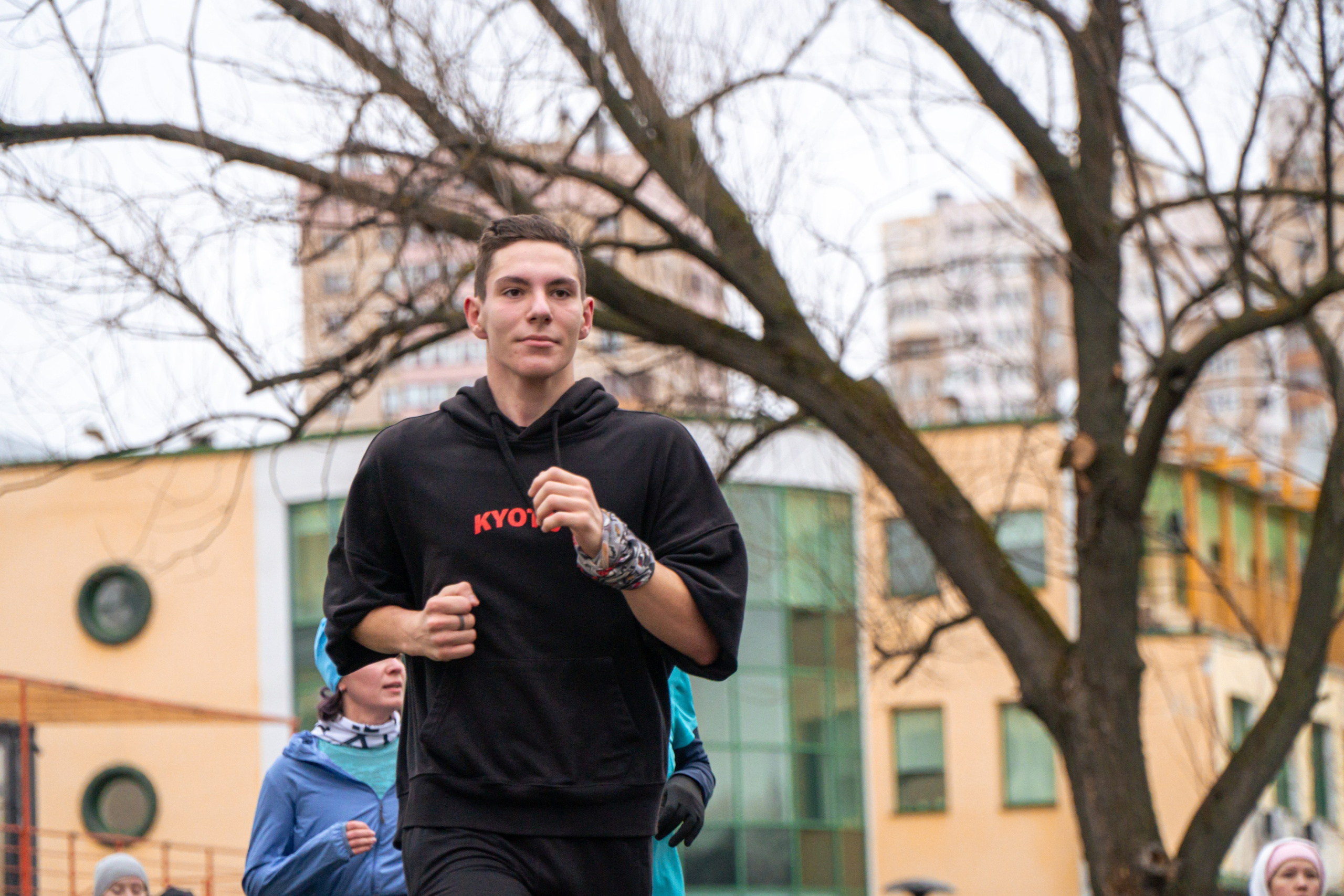 5 вёрст Реутов 16.11.2024. Роман Капилюшов. Бег. Фото. Видео. г. Люберцы