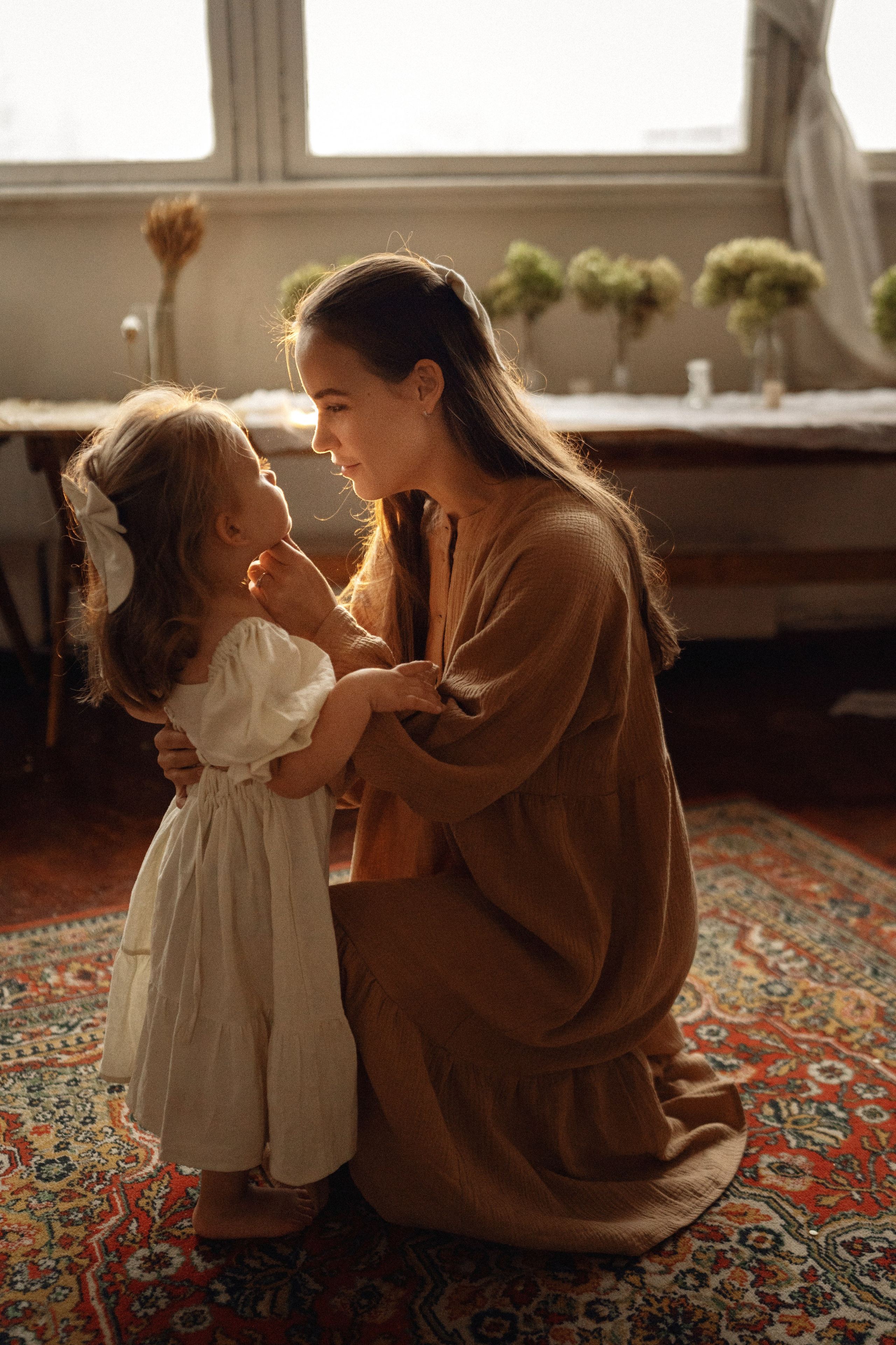 В мастерской художника. Семейный фотограф Москва. Фотограф беременности и материнства Москва