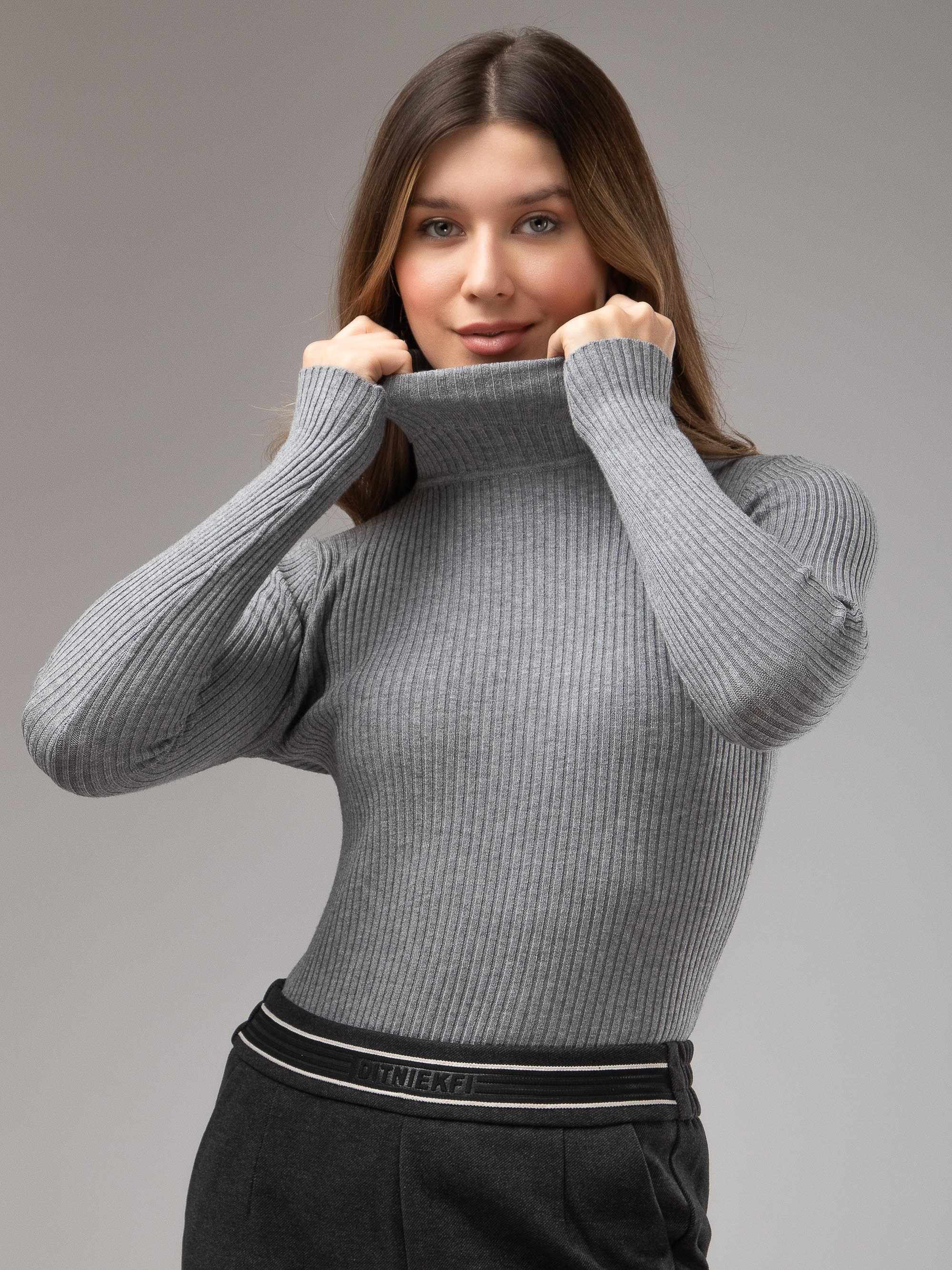 Фотосъемка свитера женского на модели