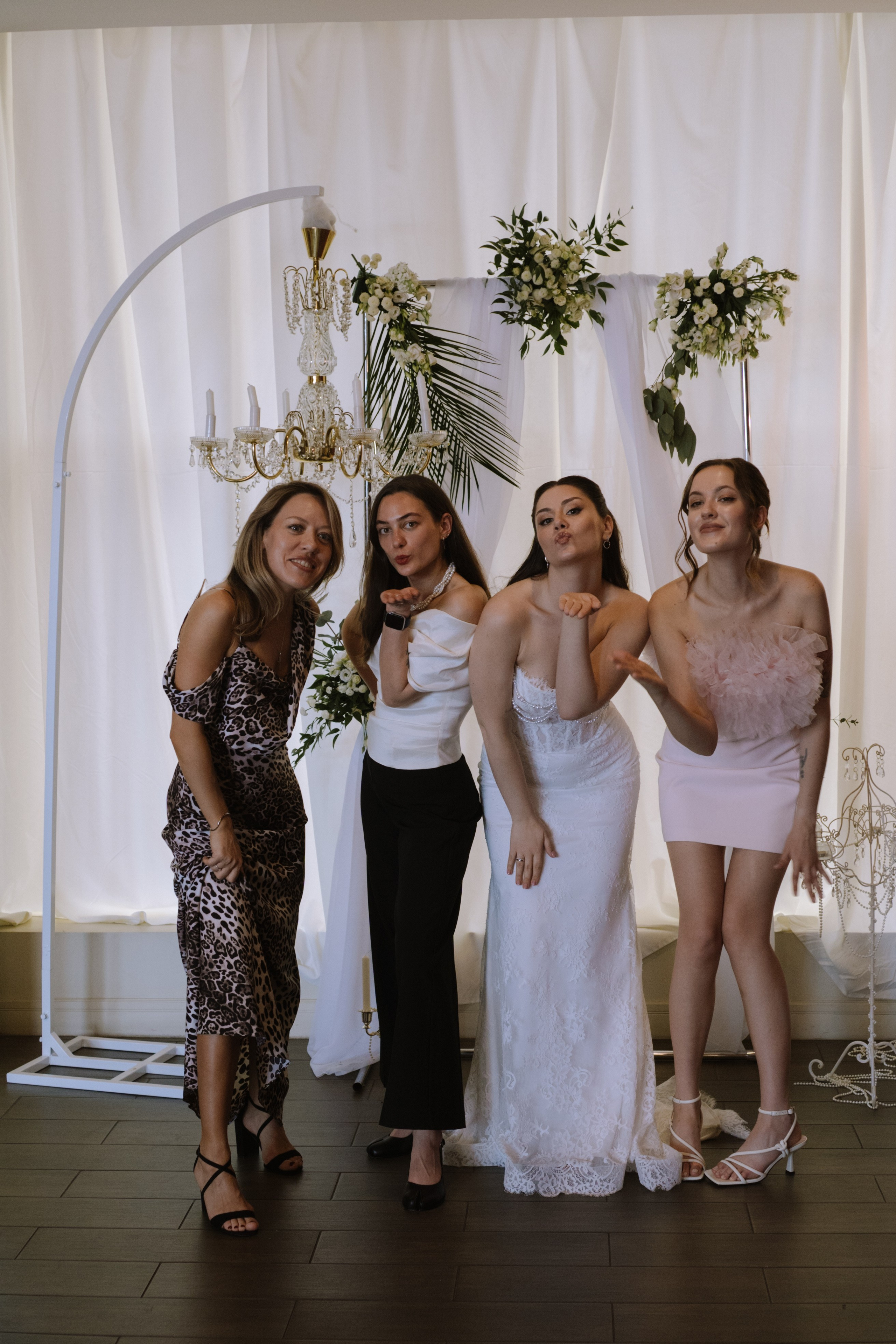 СВАДЕБНЫЙ БАНКЕТ НА ВЛАДИМИРСКОЙ В САНКТ-ПЕТЕРБУРГЕ (КАМЕРНАЯ СВАДЬБА). Профессиональный фотограф, Санкт-Петербург — Виктория Богомолова