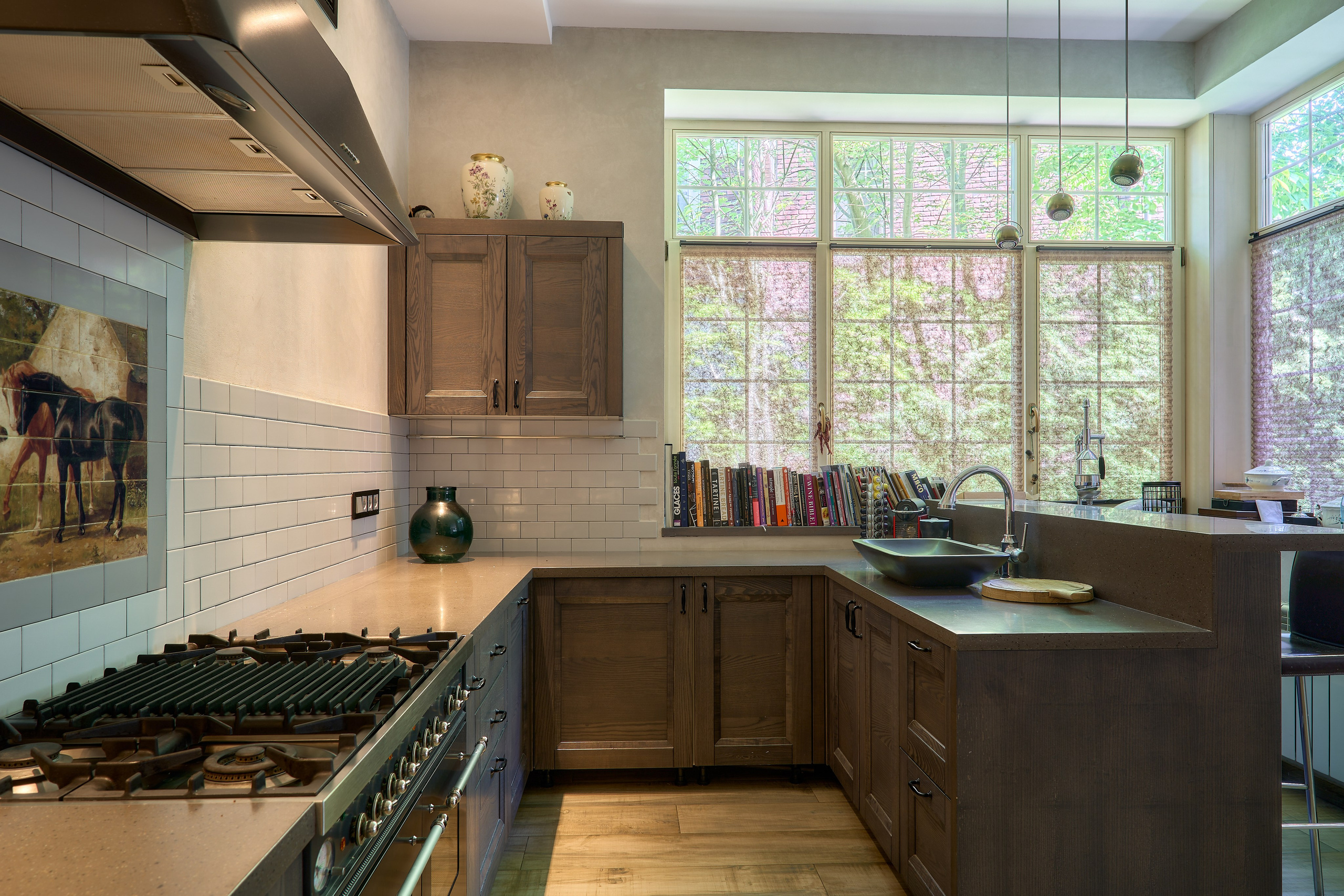 Профессиональная съёмка интерьеров в Новогорске для продажи дома — Быстрая сделка с качественными фото | vhaus. Видеопродакшн недвижимости и архитектуры | Студия VHAUS