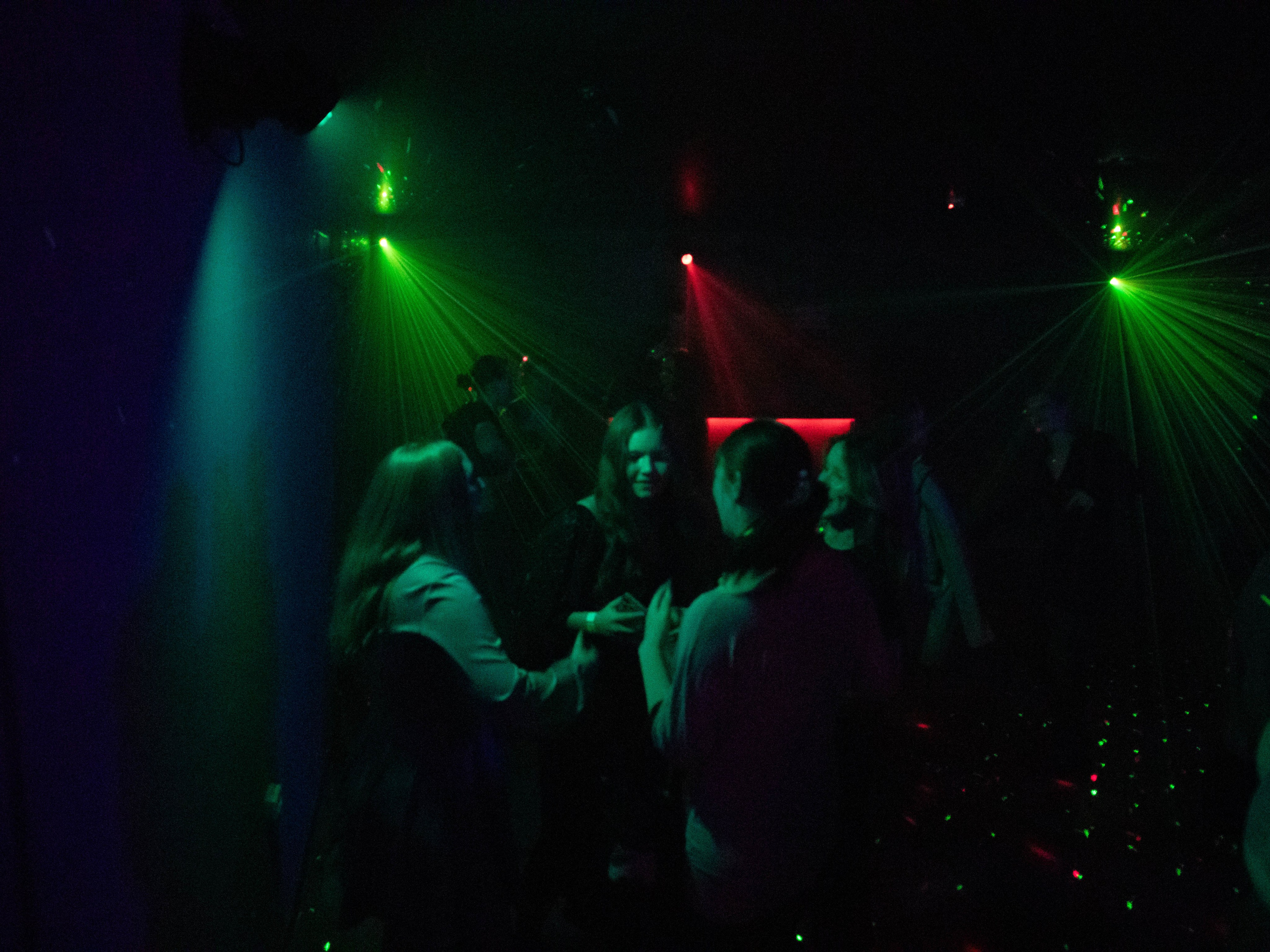 MOSHPIT. Фотограф и видеограф в Бугульме Аня Трутнева