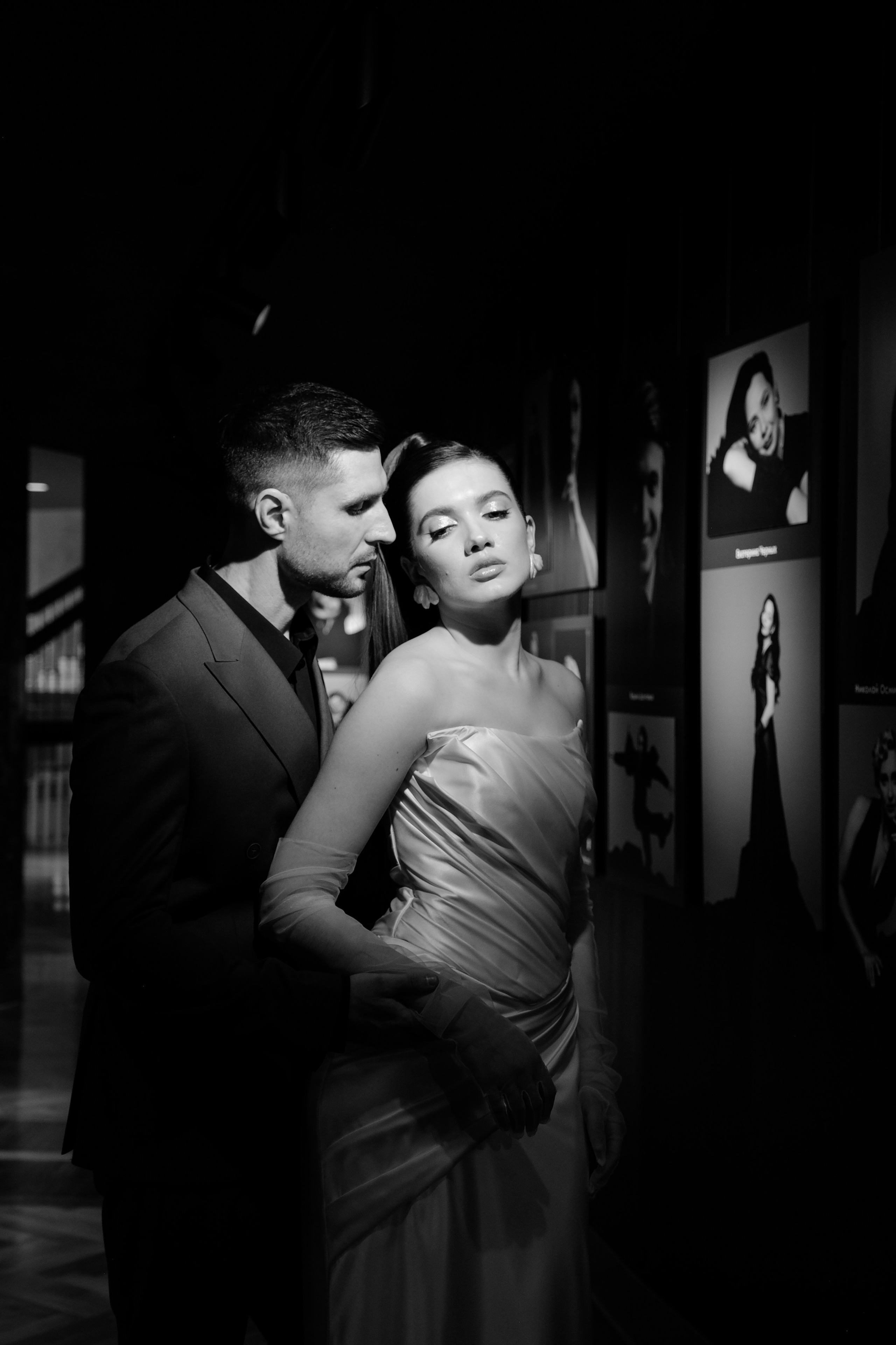 Свадебная фотосессия в театре драмы имени Наума Орлова. Свадебный фотограф в Челябинске Сырчикова Наталья