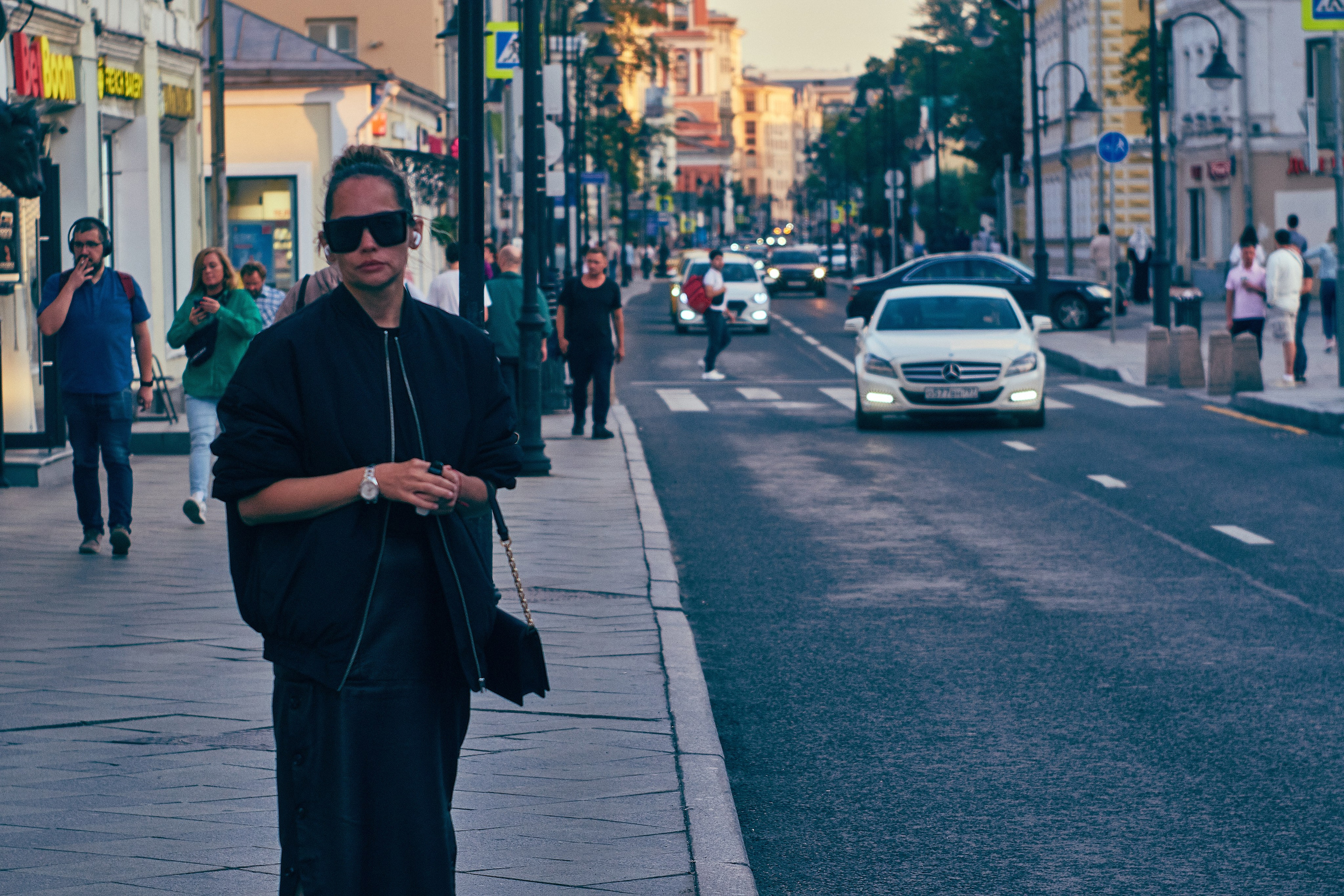 Портрет "Девушка в чёрном" -  фотограф Виталий Дени 