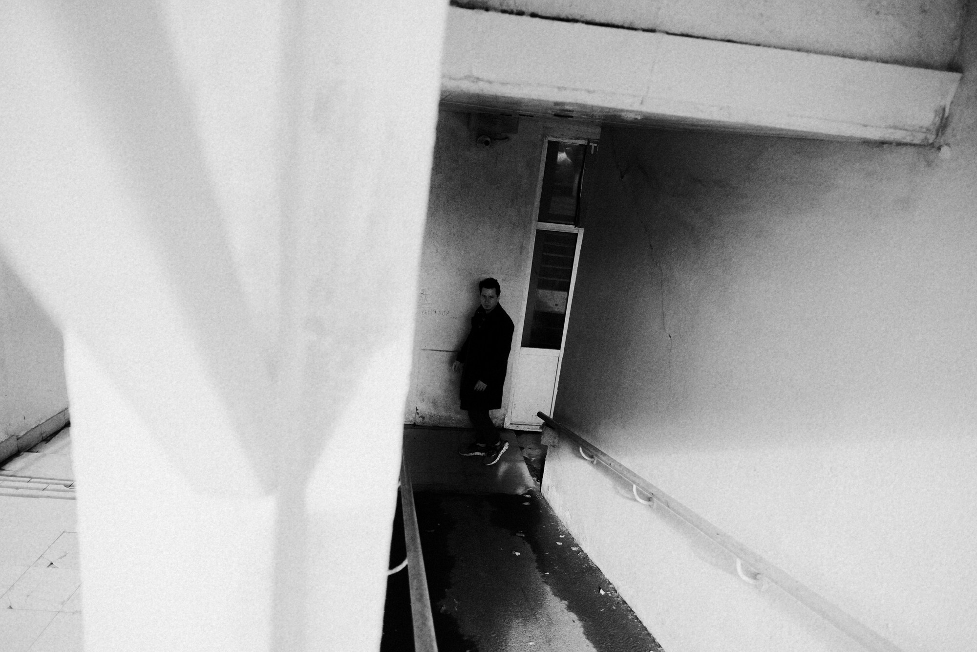 Фотограф Тюмень Дарья Мустафина — Мужская фотосессия на улицах Тюмени. Портретный фотограф Тюмень Дарья Мустафина