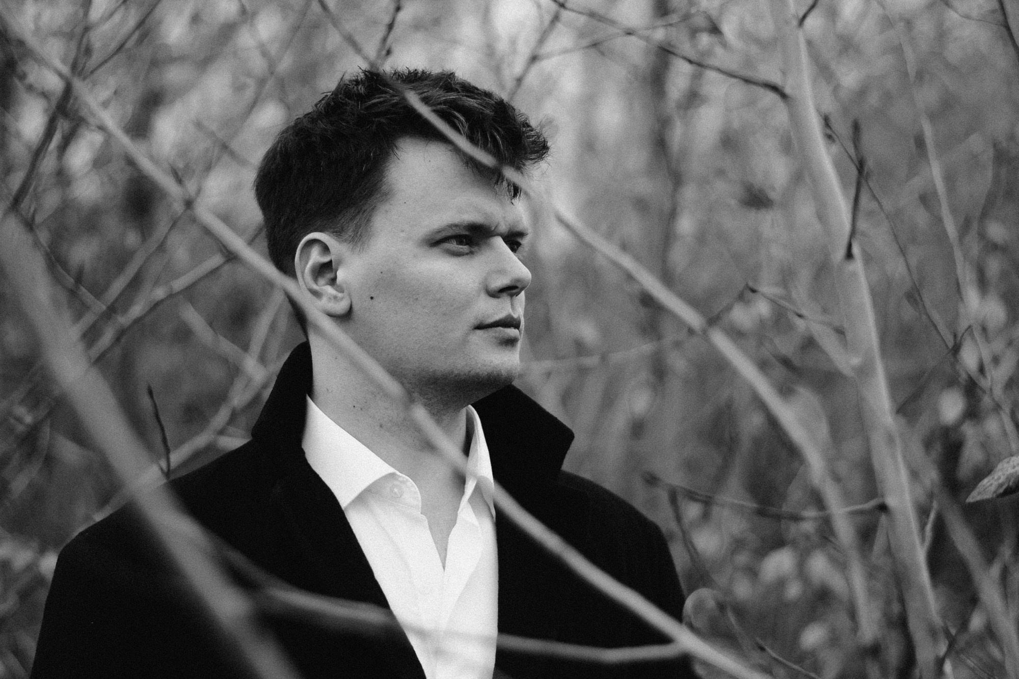 Мужской портрет в лесу Тюмень Гагаринский парк