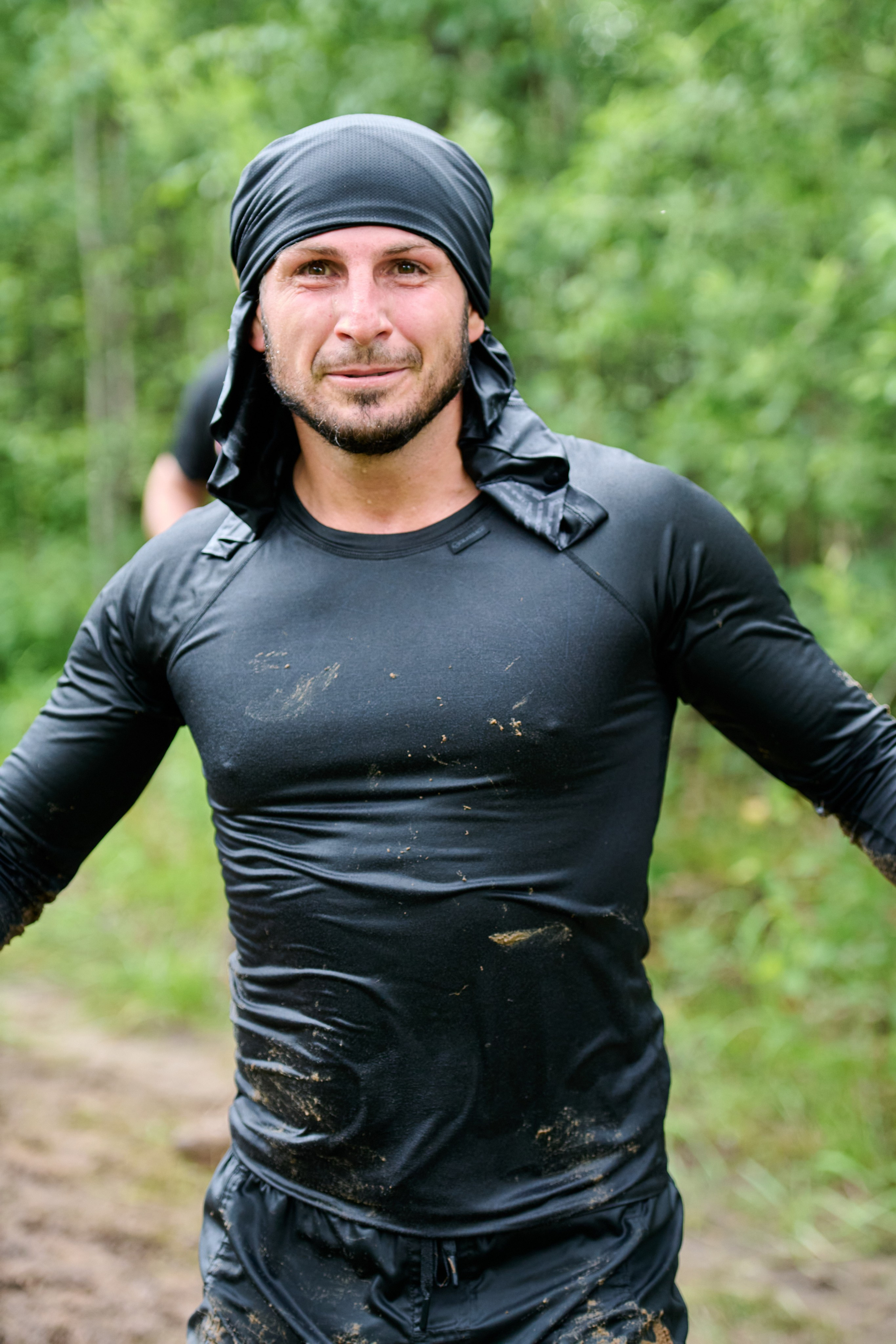 Фоторепортаж с забега Стальной характер в Сургуте, 5 июля 2025. Репортажный и семейный фотограф — Шелихов Сергей