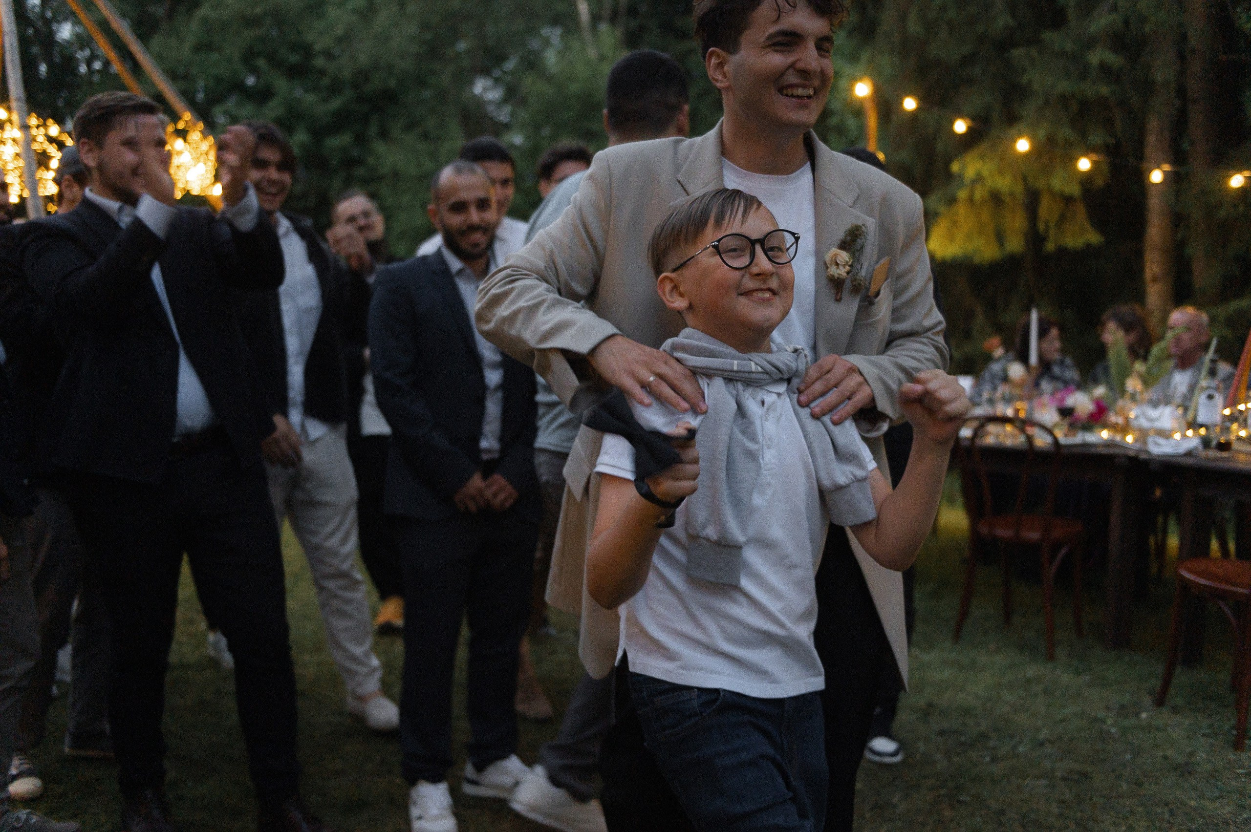Карим и Ольга вечеринка под открытым небом в «Лесной даче». Афина Ефимова. Свадебный фотограф Москва