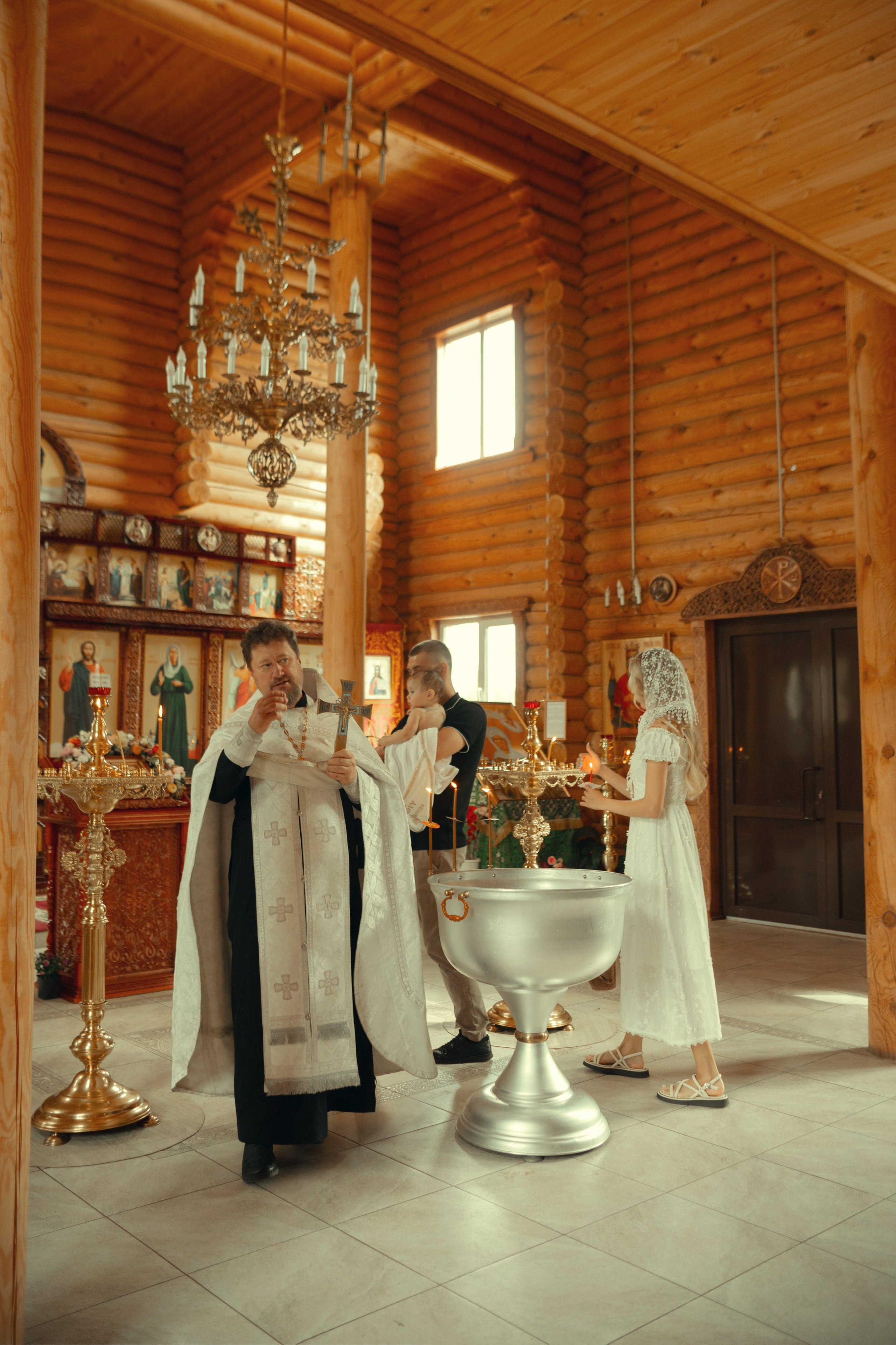 Крещение Александра Храм блаженной Матроны Московской. Фотограф новорожденных Оренбург Оксана Трофимова