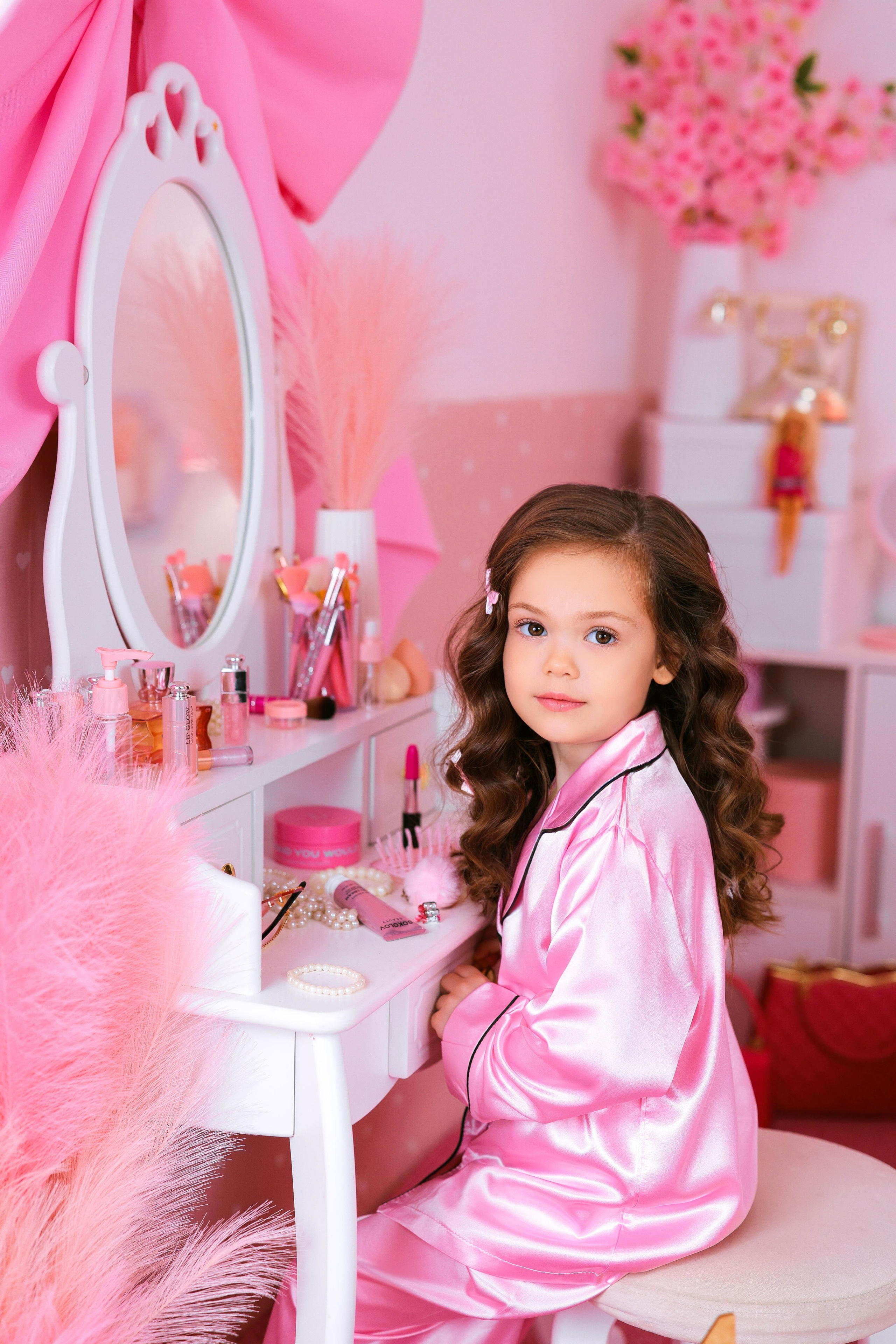 РОЗОВАЯ КОМНАТА