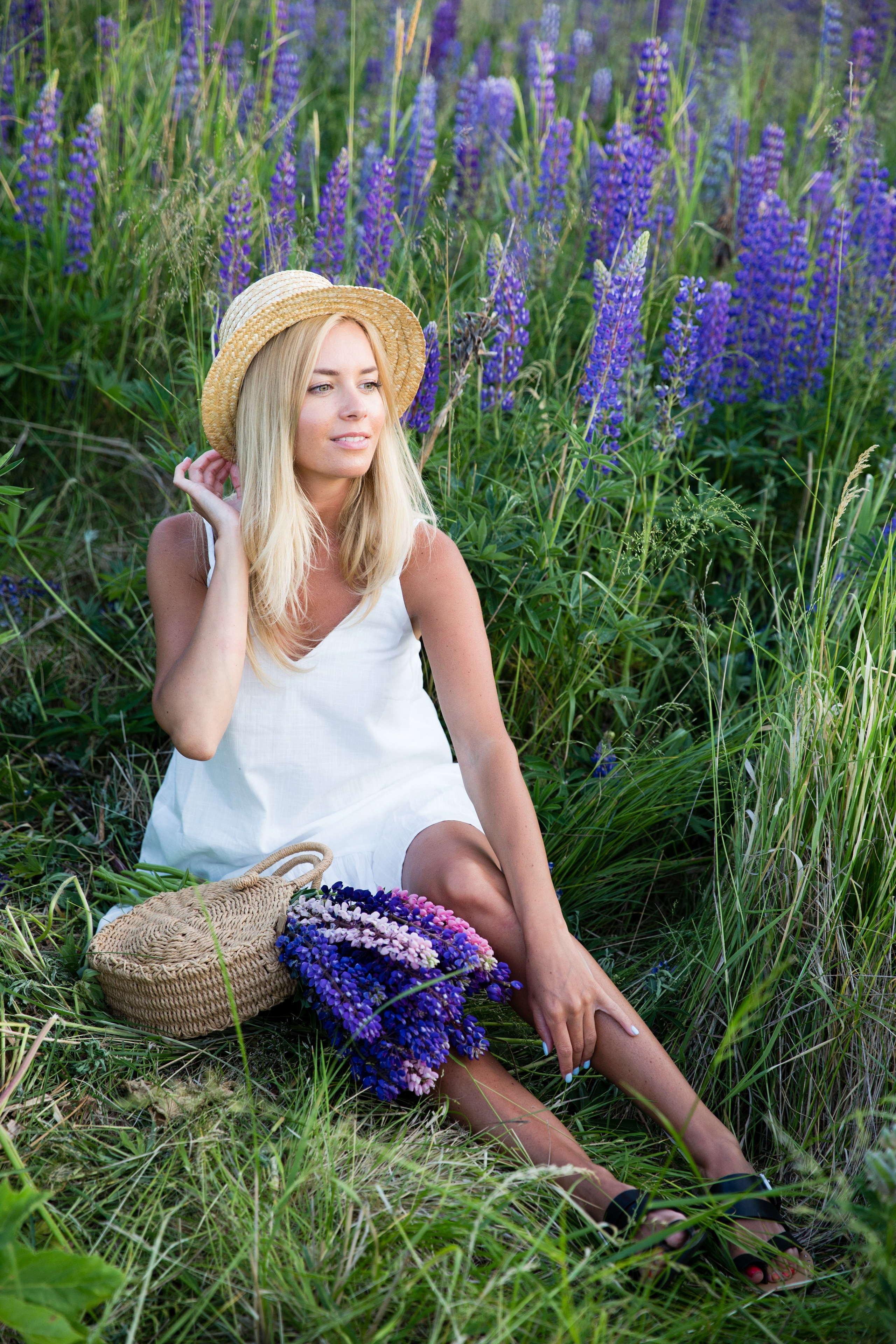 Катя. Люпины. Фотограф в Санкт-Петербурге Закута Ольга