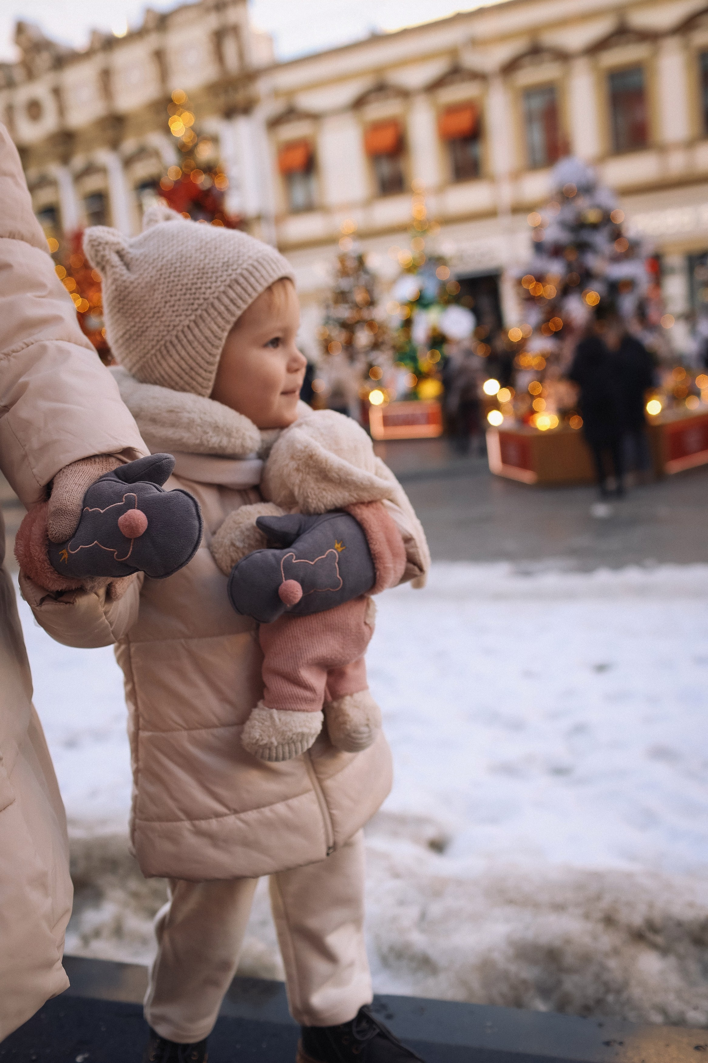 Вместе с бабушкой Света Жанна и малышка Лиза. Фотограф Владимир Москва