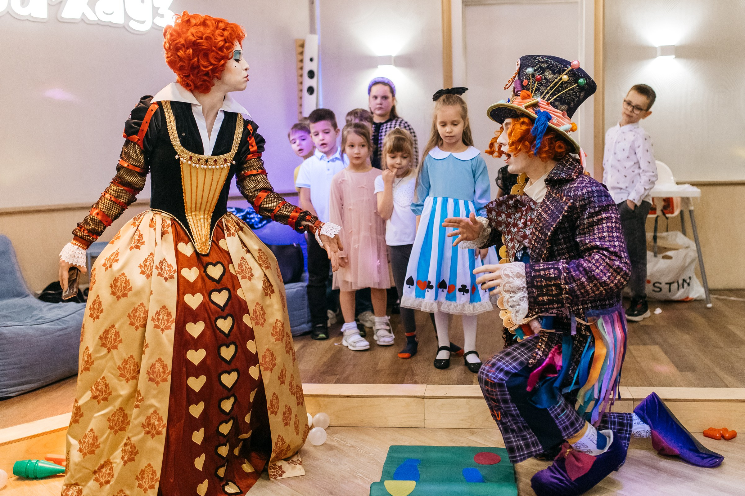 Алиса в стране чудес