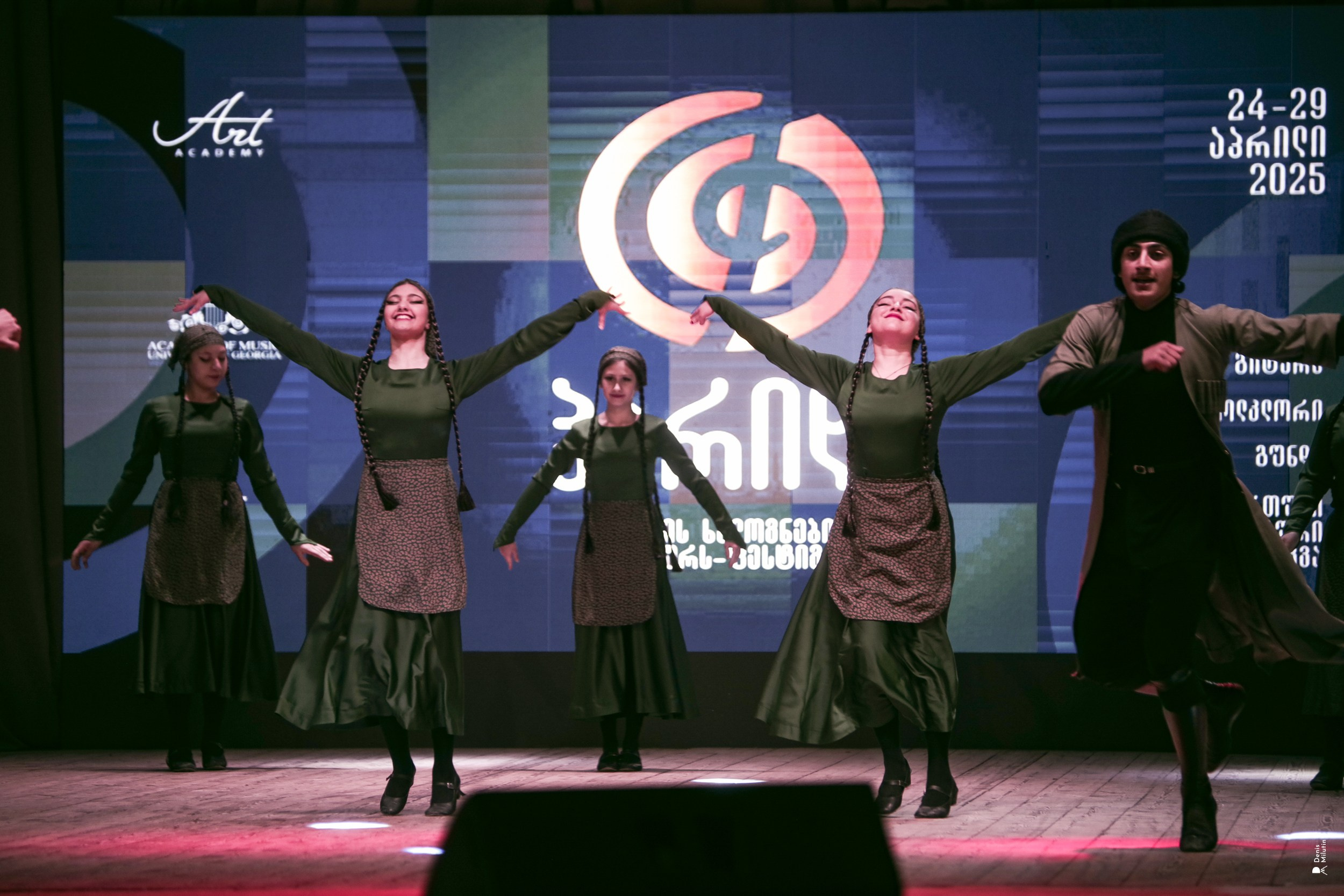 Танцы в Хоби. Портретный фотограф Денис Милютин