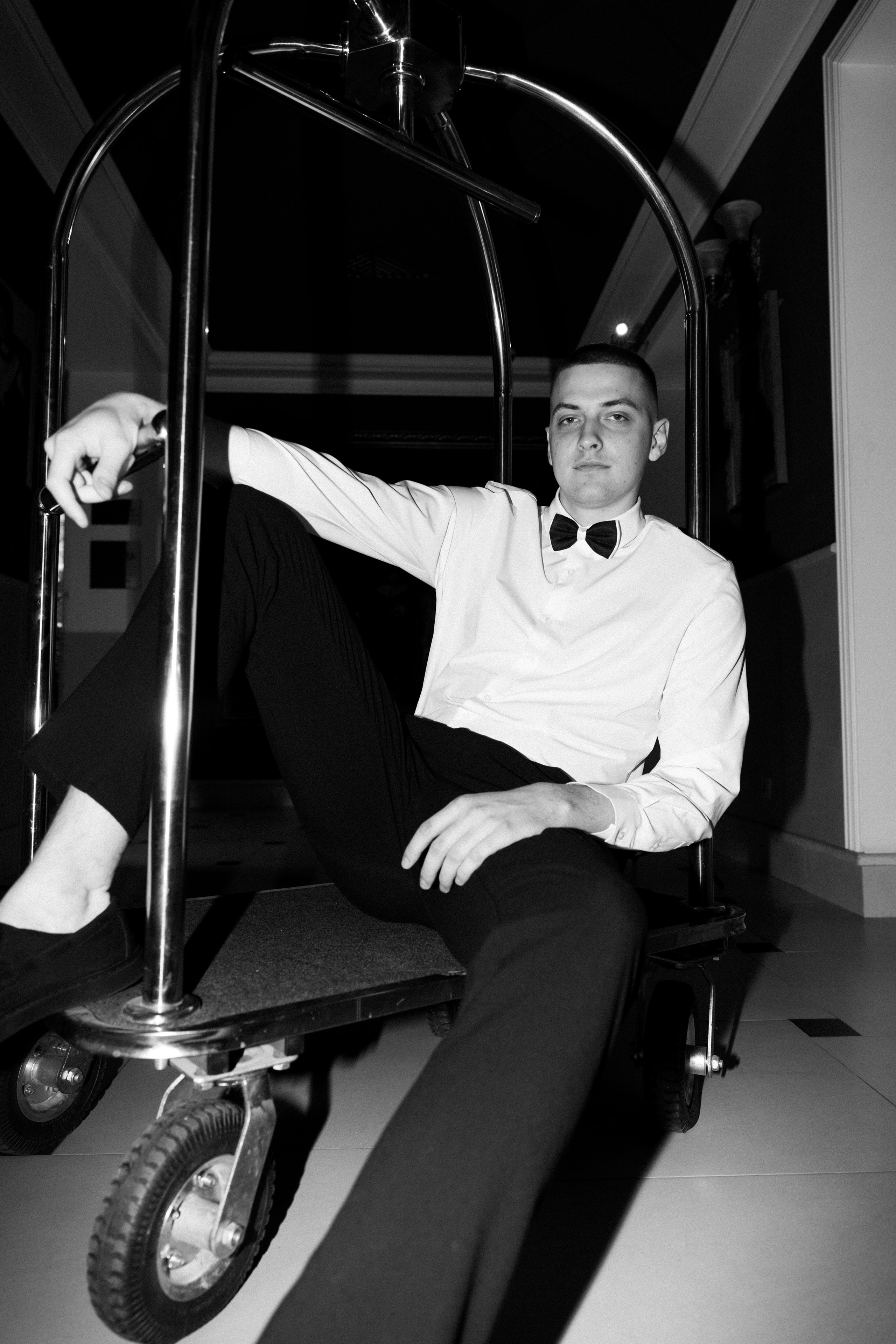 Никита и Виктория сборы и лавстори. Меня зовут Александр Литвинчук и я свадебный фотограф в Саратове