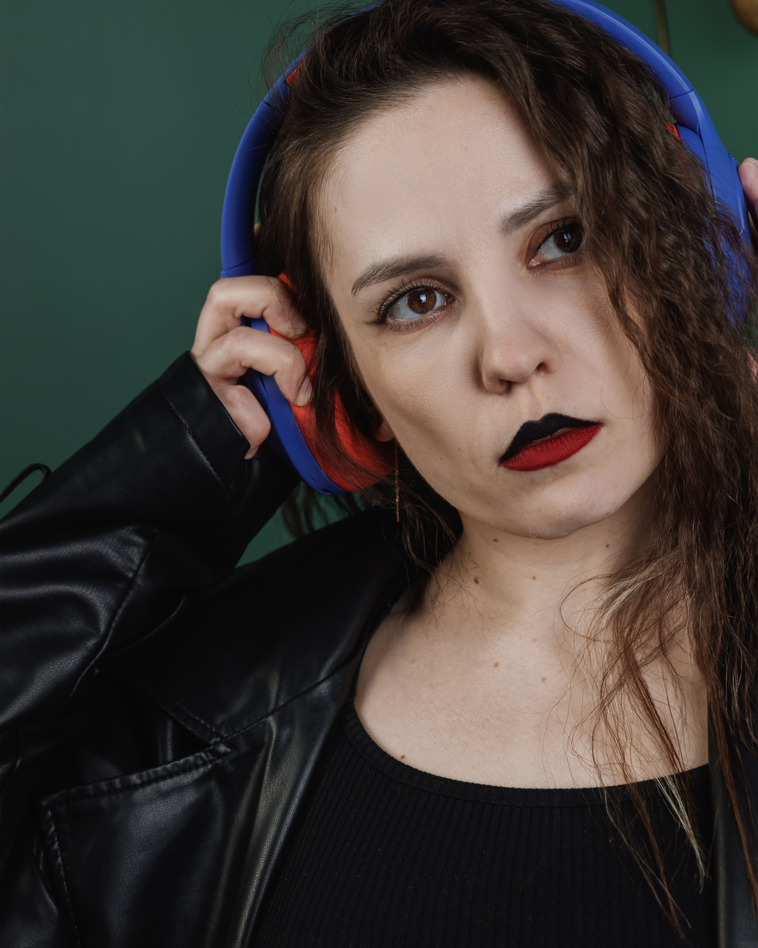 Екатерина — Упала на кровать. Индивидуальный фотограф в Москве