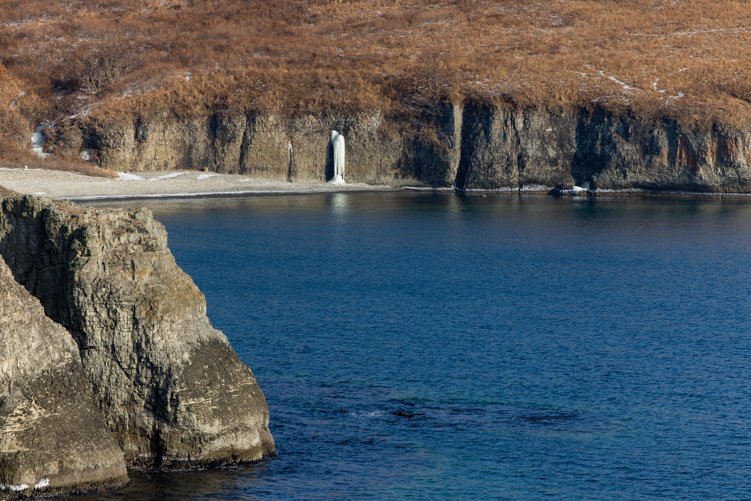 Кекур Пьющий верблюд. Турист оптимист