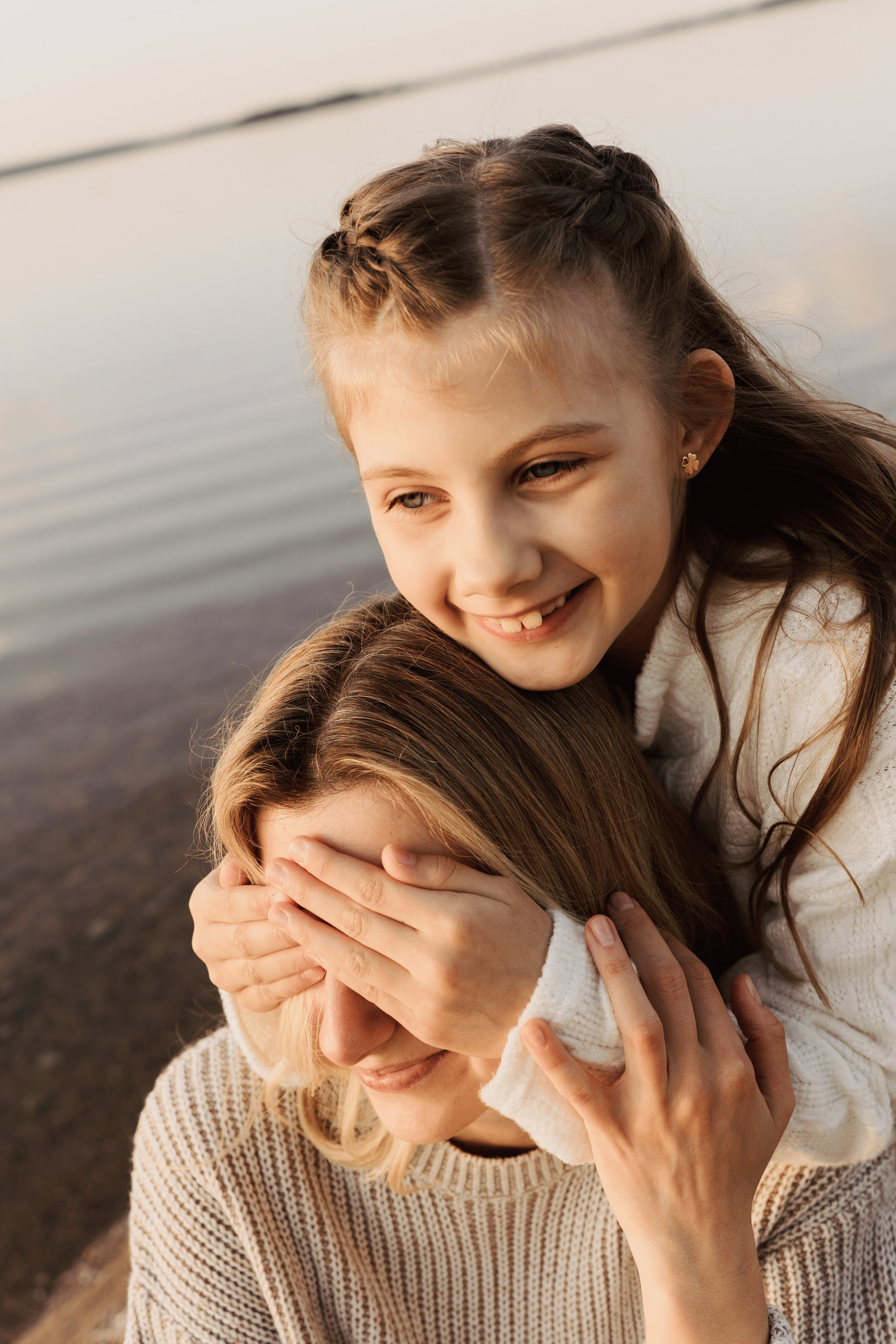 Весеннее тепло семьи на берегу Минского моря. Ваш семейный фотограф в Минске — Вика Трегубова