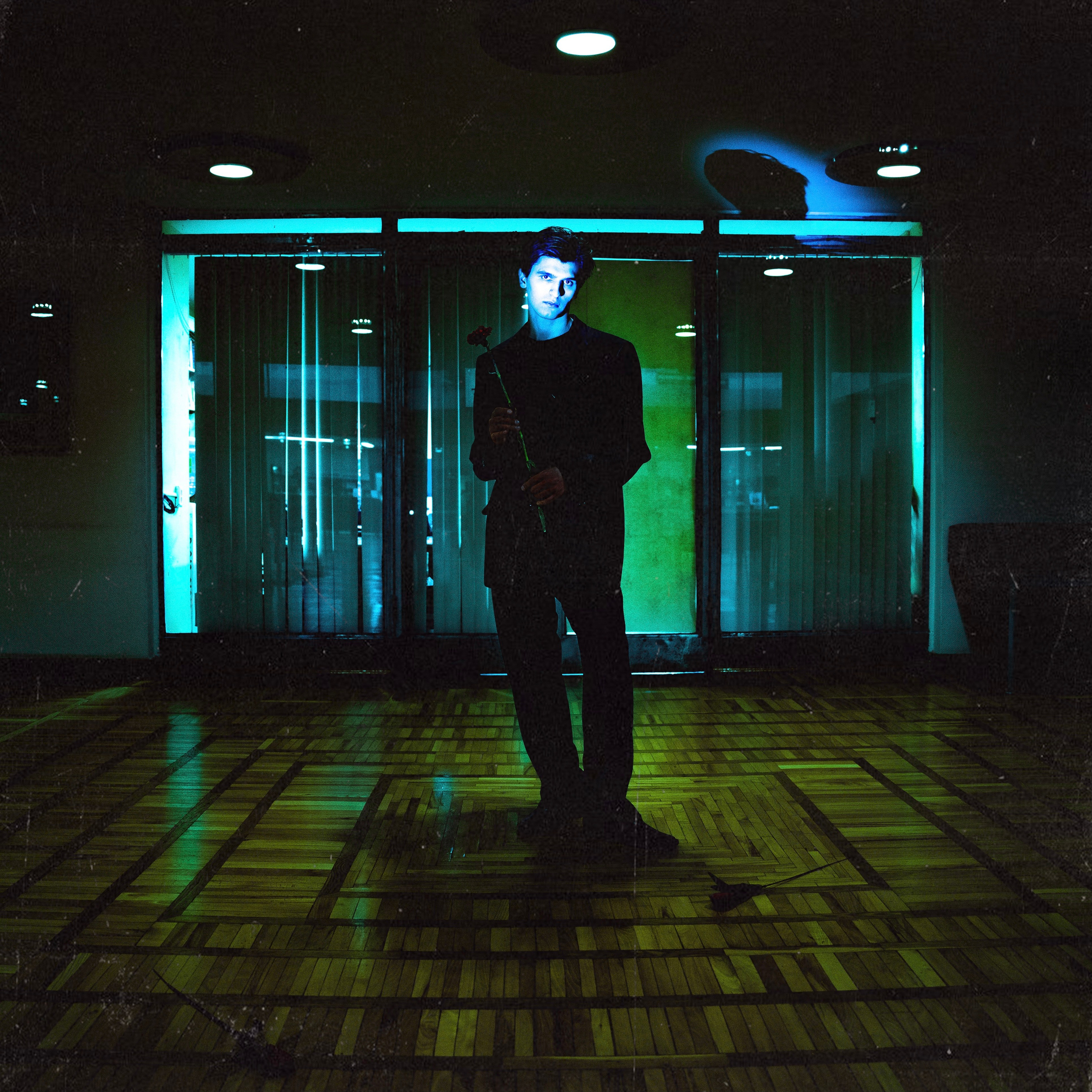 CARNATION IN HAND. TUTSARKIS — Art Director | Stylist | Photographer