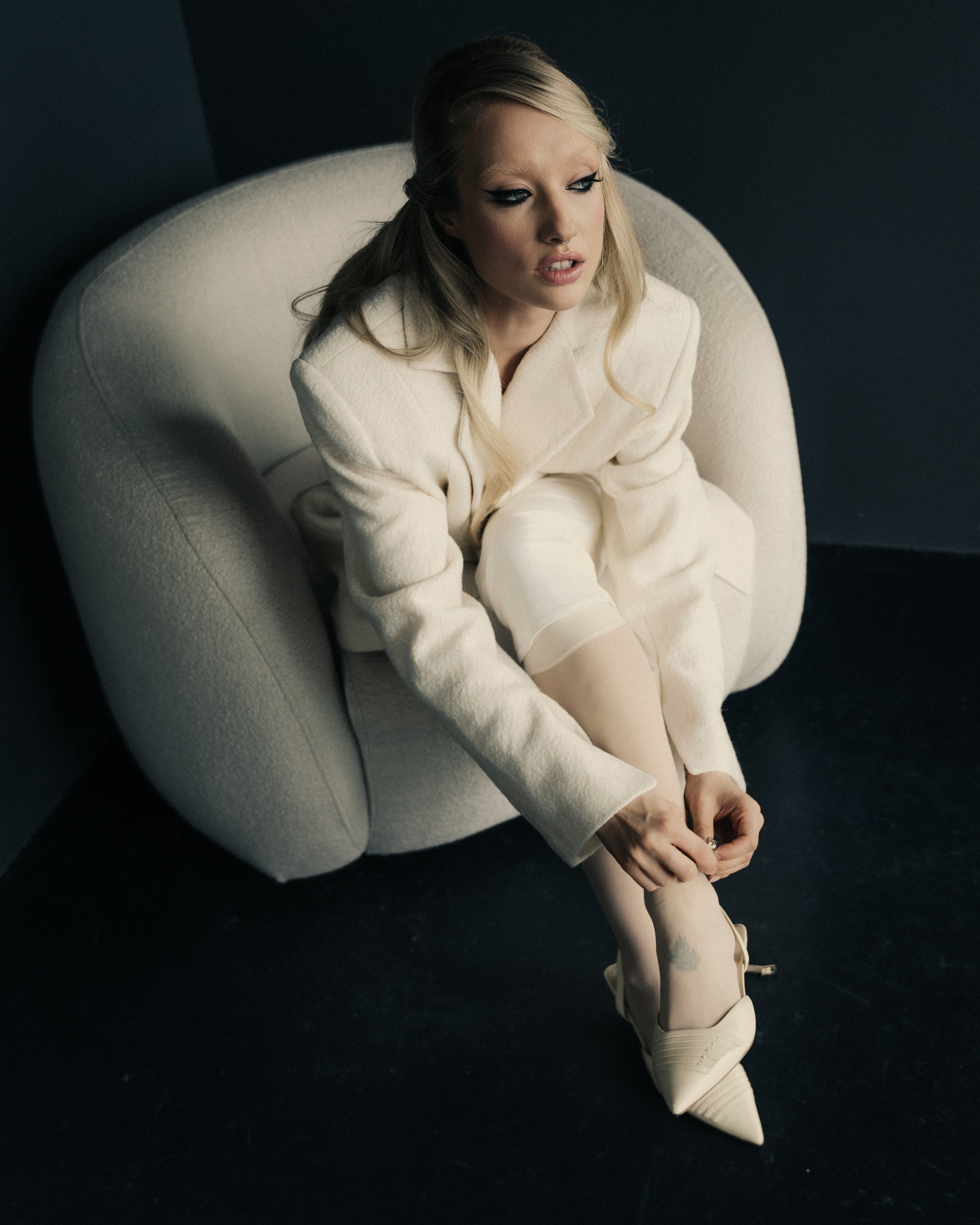 ZO: YOUR INNER PRINCESS. TUTSARKIS — Art Director | Stylist | Photographer