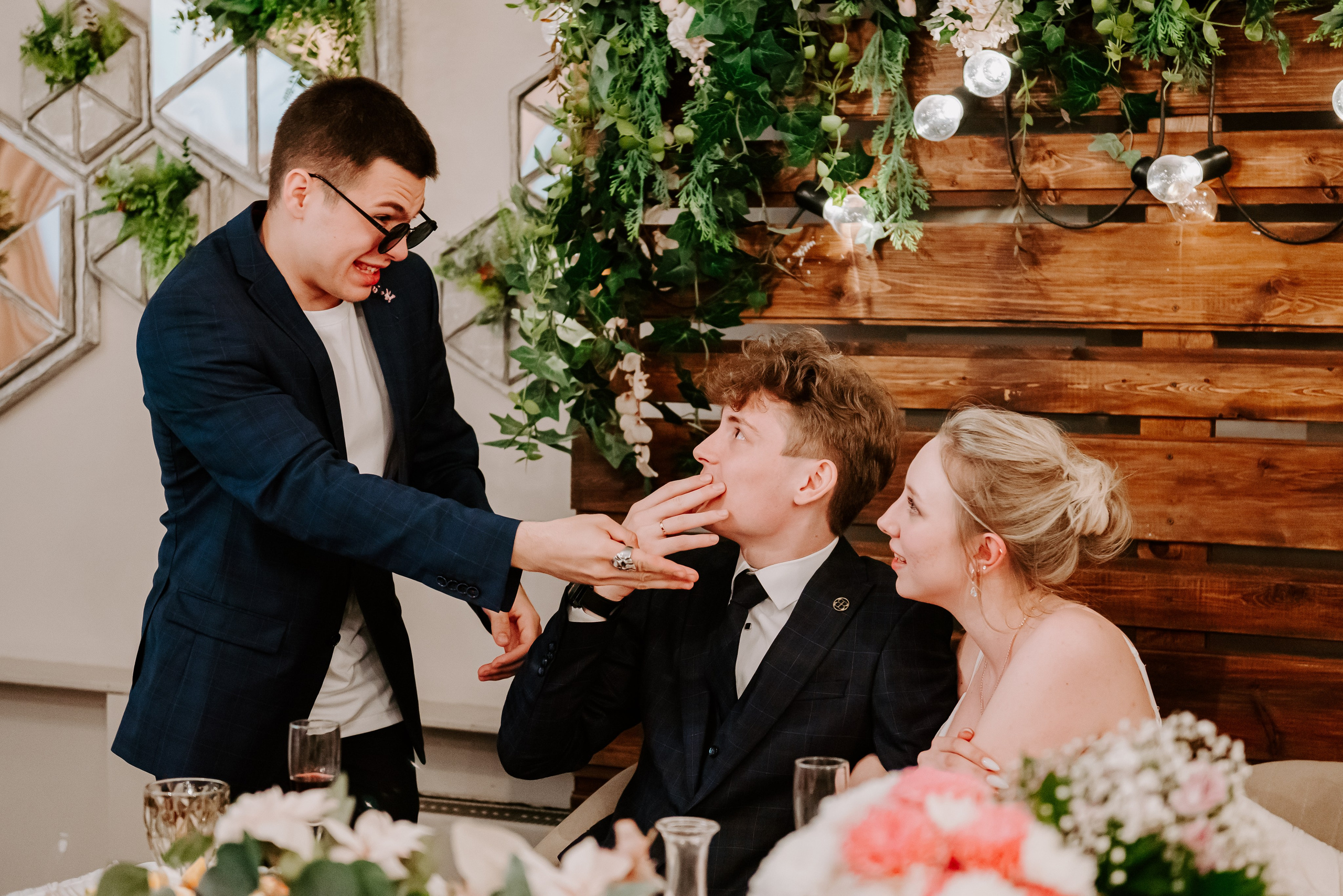 Свадебная фотосессия в музыкальном театре в г. Кемерово