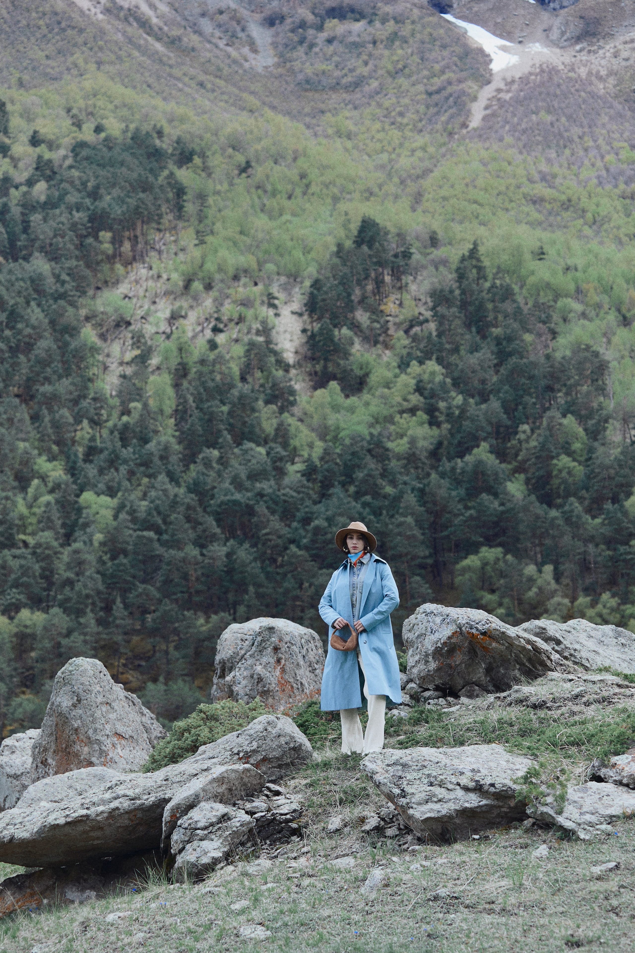 Съемка для бренда в горах. Фотограф Продюсер в горах КБР / Москва  Нальчик Горы