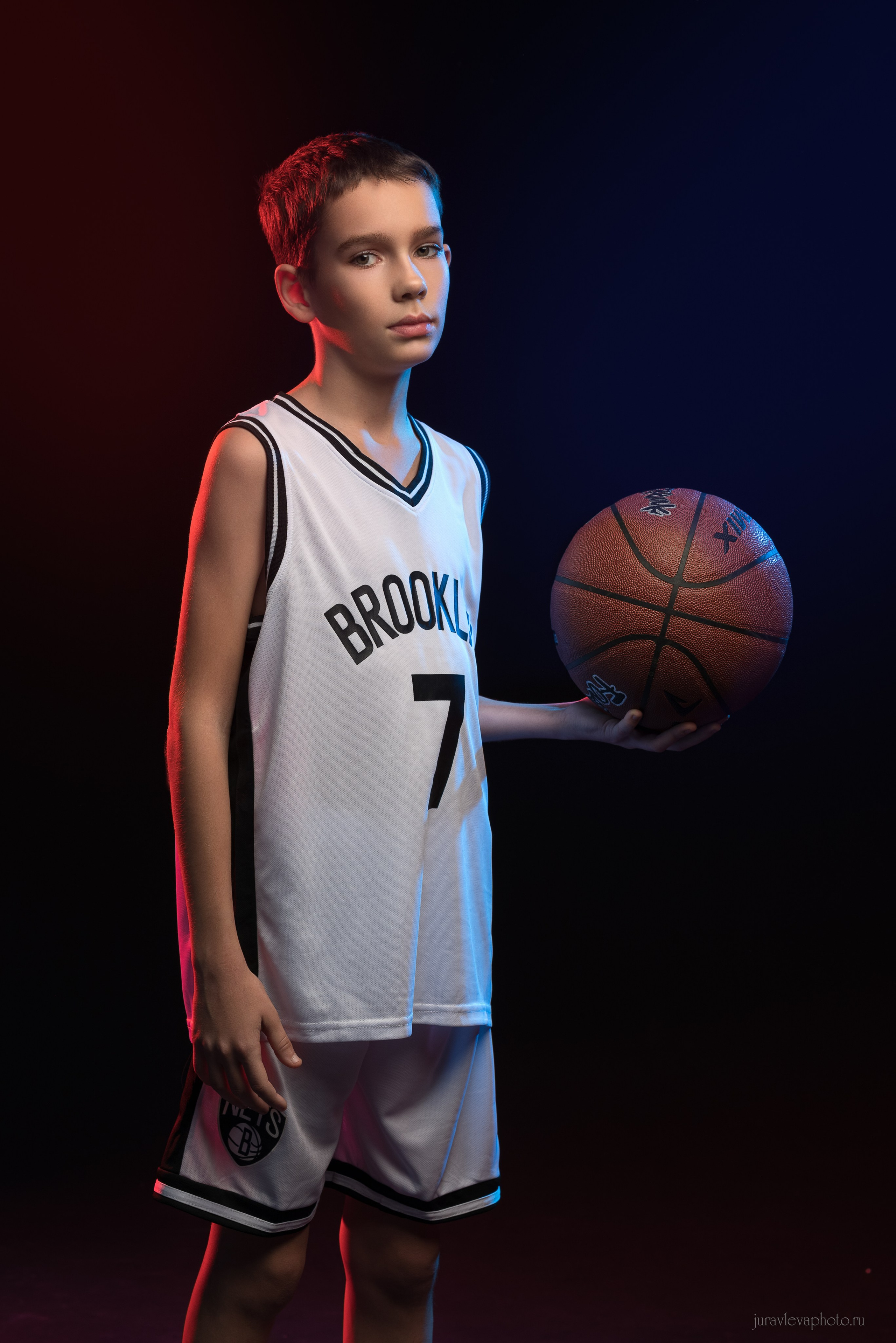 Детская фотосессия с мячом