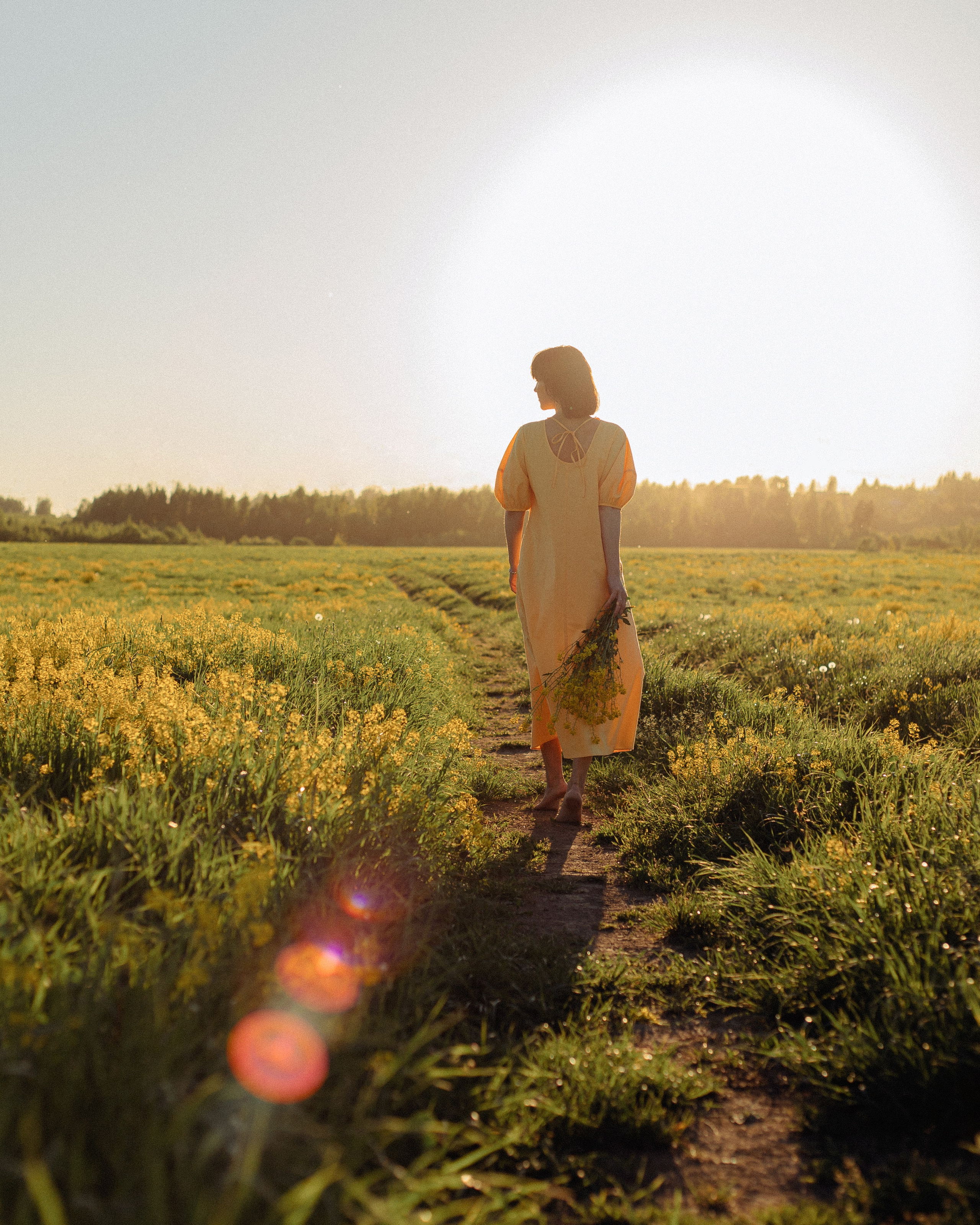 Оля в поле. Портретный фотограф в Санкт-Петербурге Катя Протасевич
