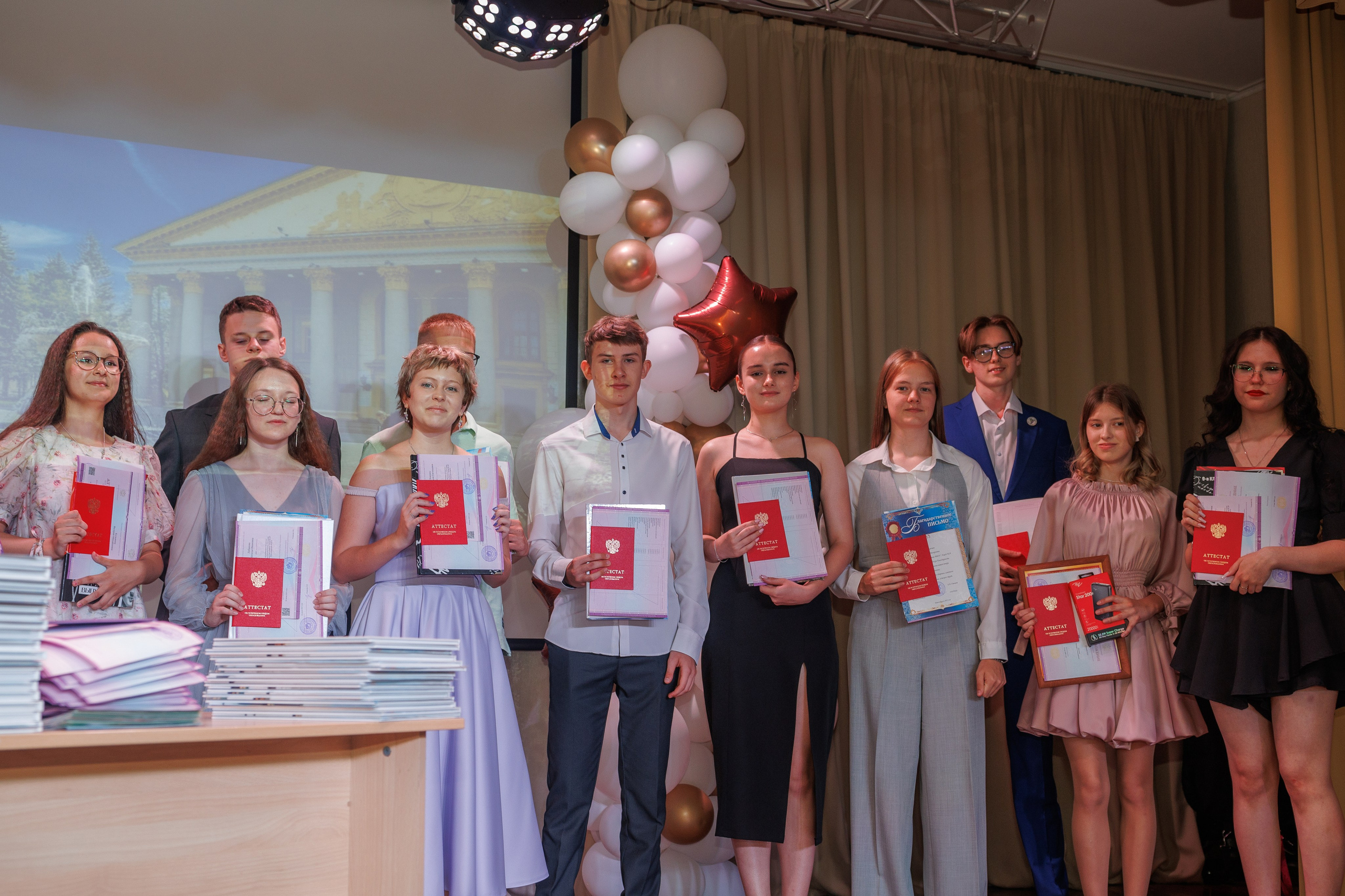 Вручение аттестатов. Свадебный и семейный фотограф в Новосибирске Ирина Дорошкова