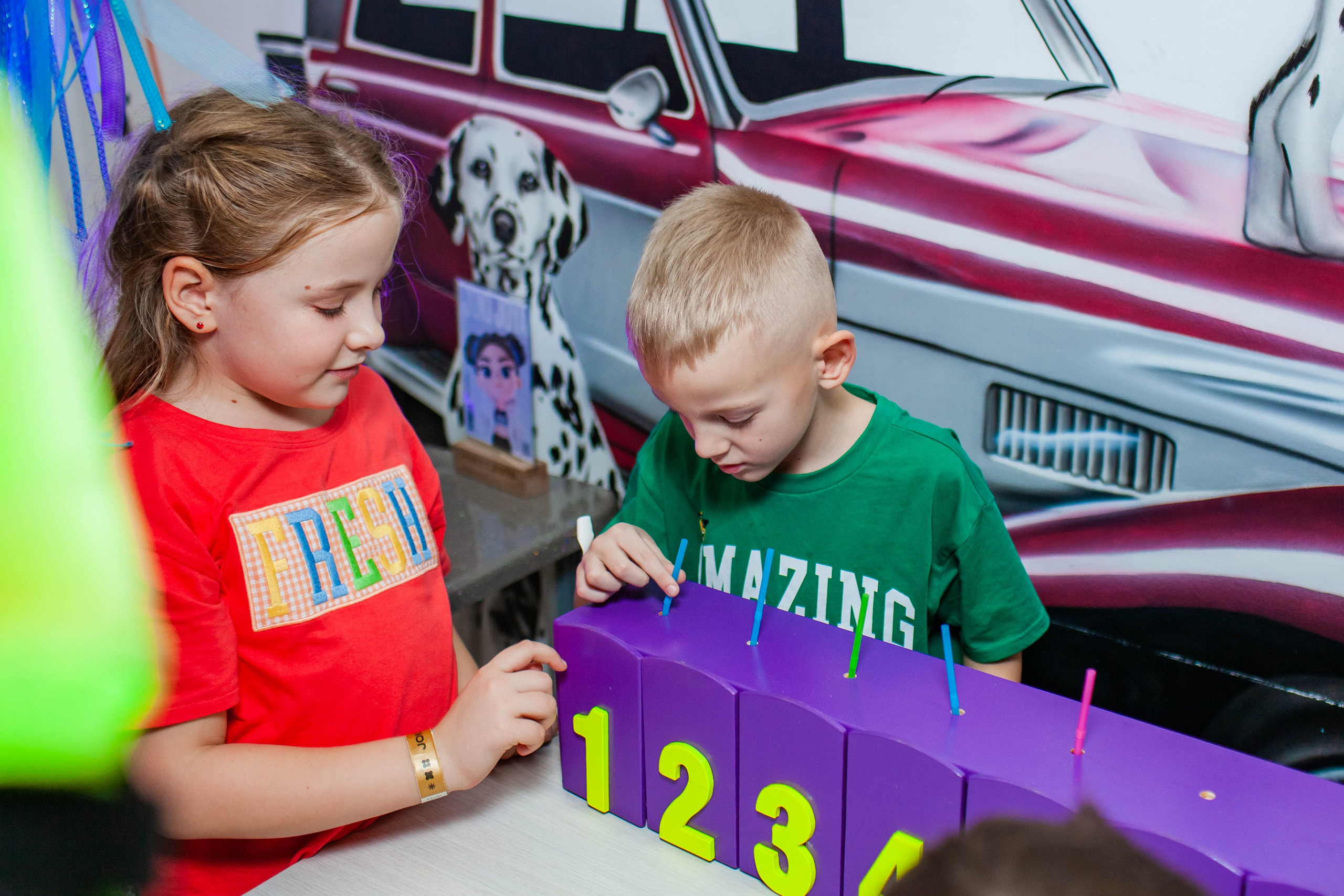 Неон Челендж День рождения Ярослава. Детский и семейный фотограф в Санкт-Петербурге Елизавета Сорокина