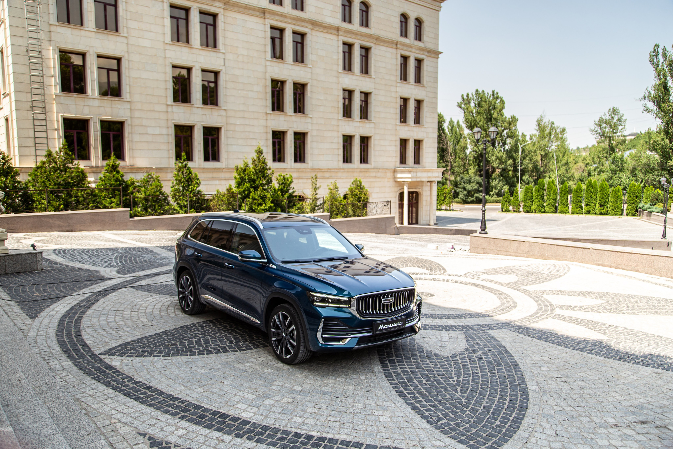 GEELY MONJARO. Рекламный и портретный фотограф в Алматы — Серекпаев Танирхан