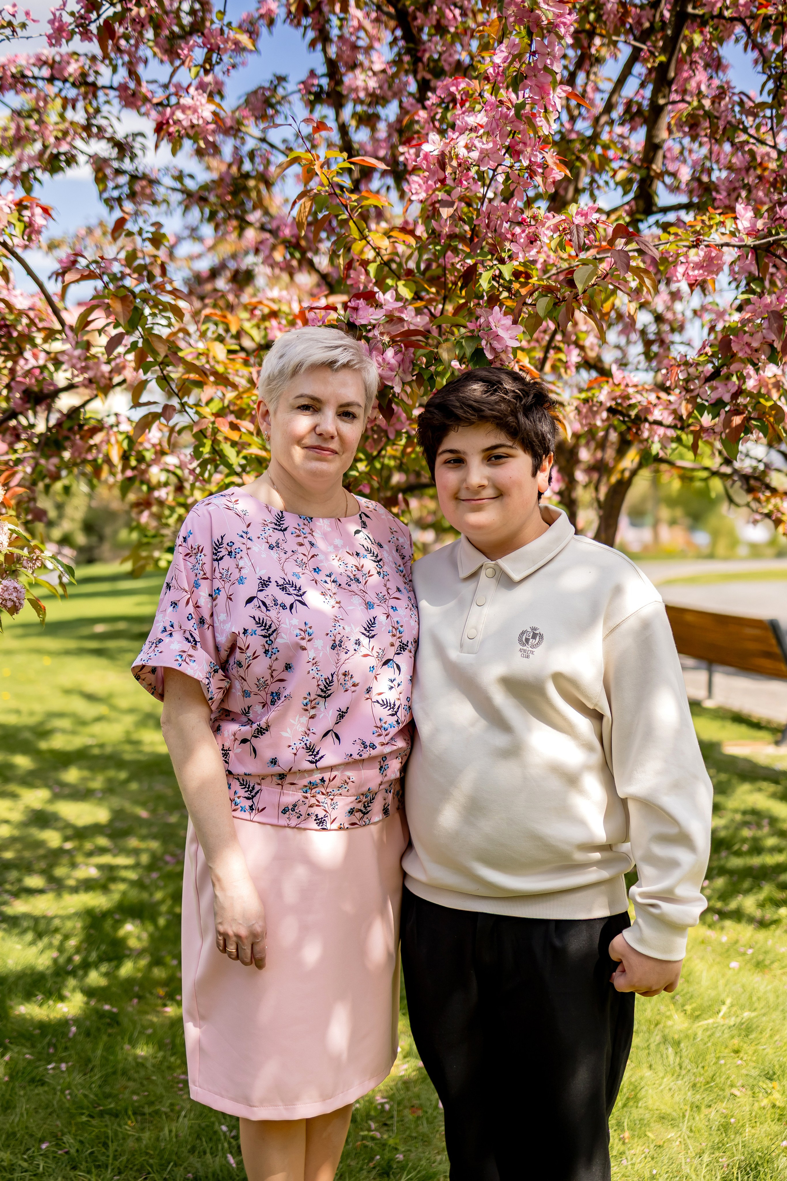 Выпускной в начальной школе на улице. Фотограф и видеограф Москва. Свадебный фотограф, видеограф. Выпускные альбомы. Оживающие альбомы