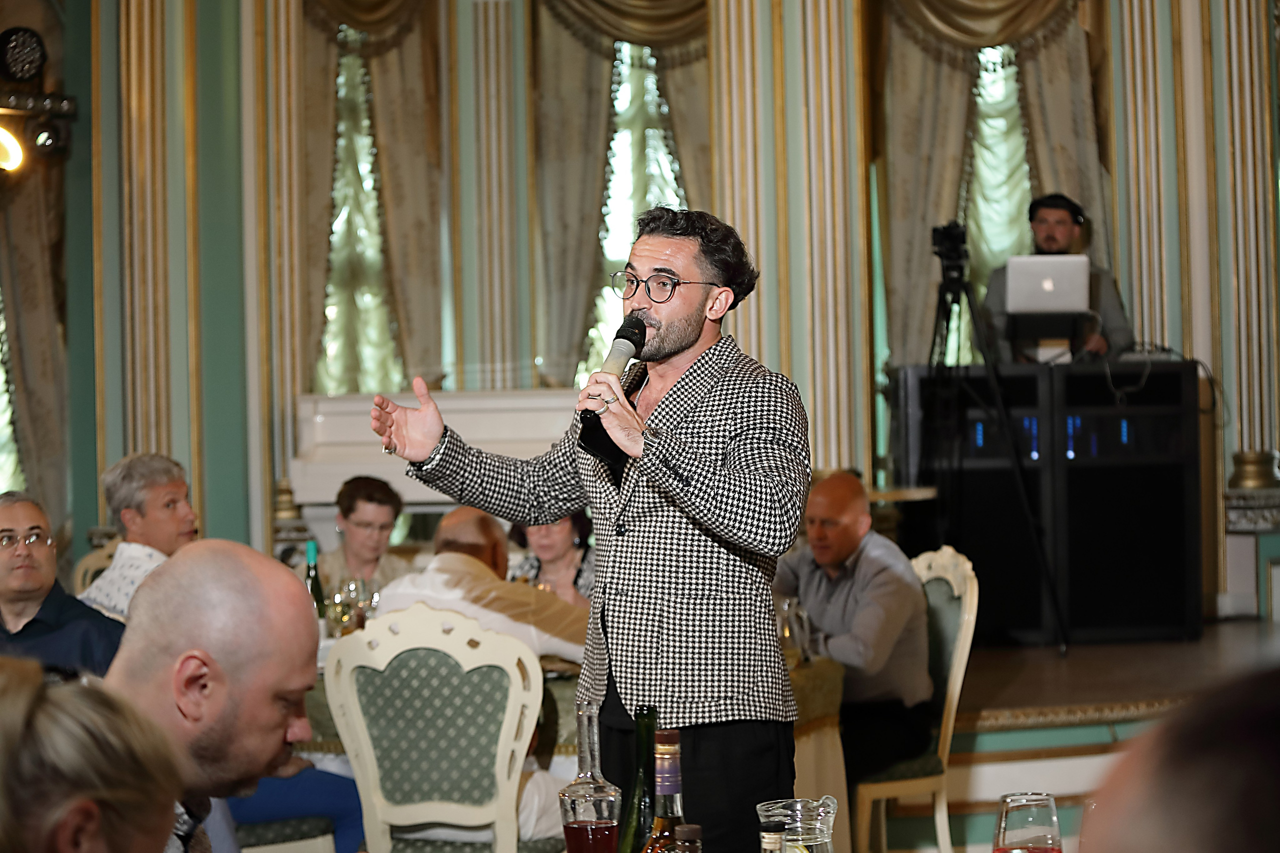 Фотосессия юбилея Александра. Свадебный и семейный фотограф и видеограф в Екатеринбурге Полянские Тимур и Анастасия