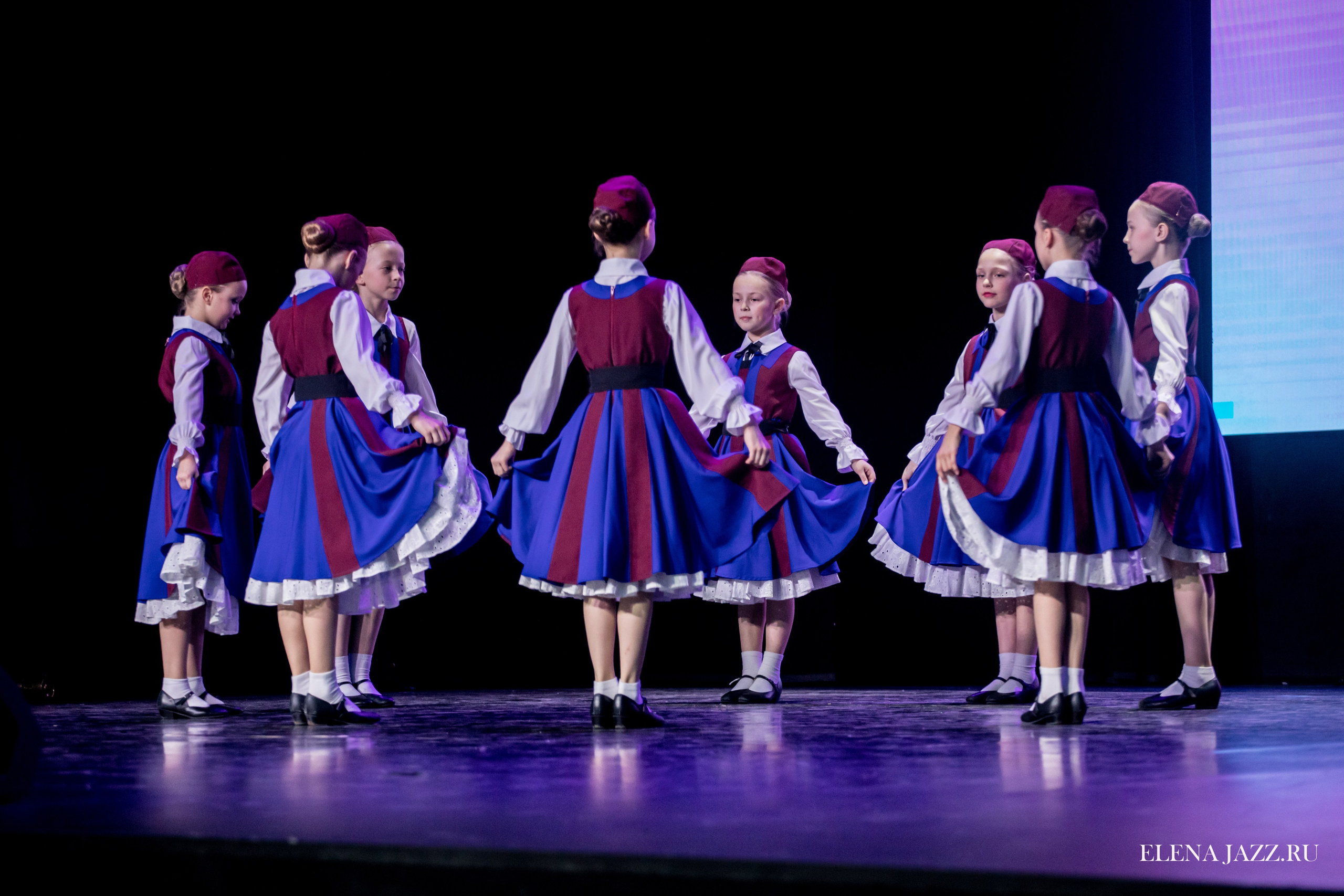 Концерт танцевального коллектива. Репортажный фотограф Елена Джаз в Москва